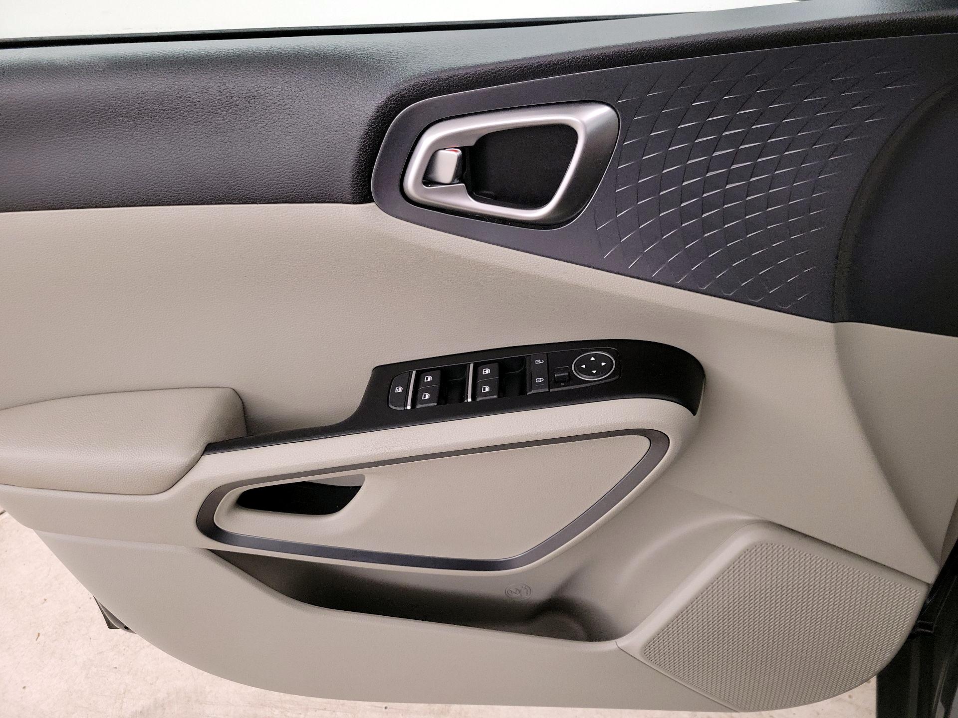 Thumbnail: 2022 Kia Soul - 12
