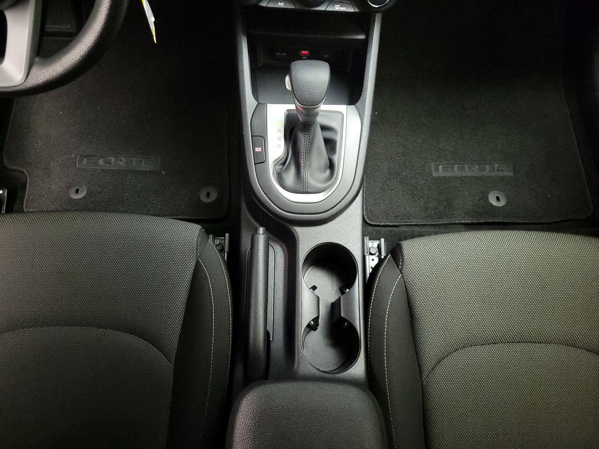 Thumbnail: 2024 Kia Forte - 17