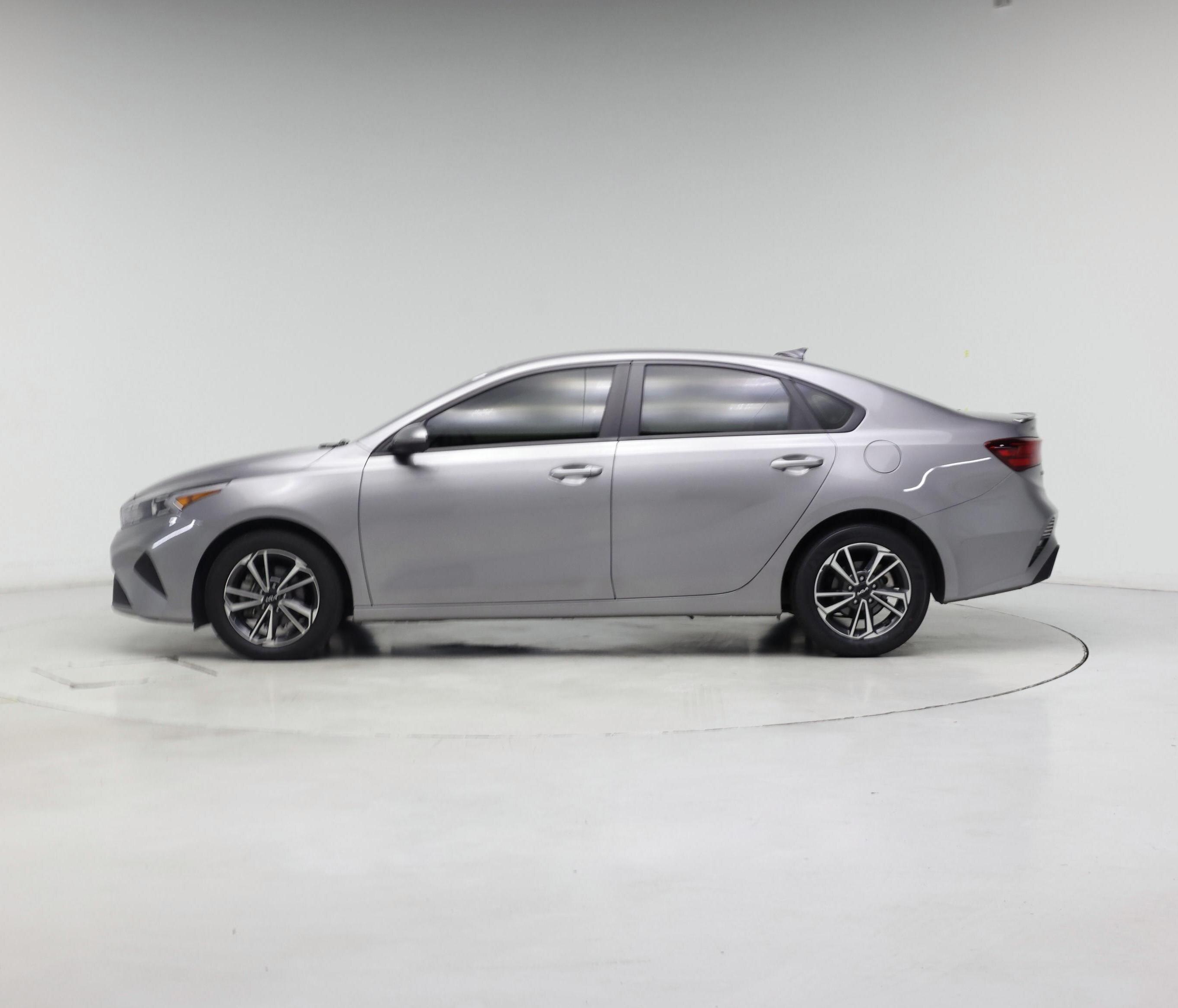 Thumbnail: 2024 Kia Forte - 3