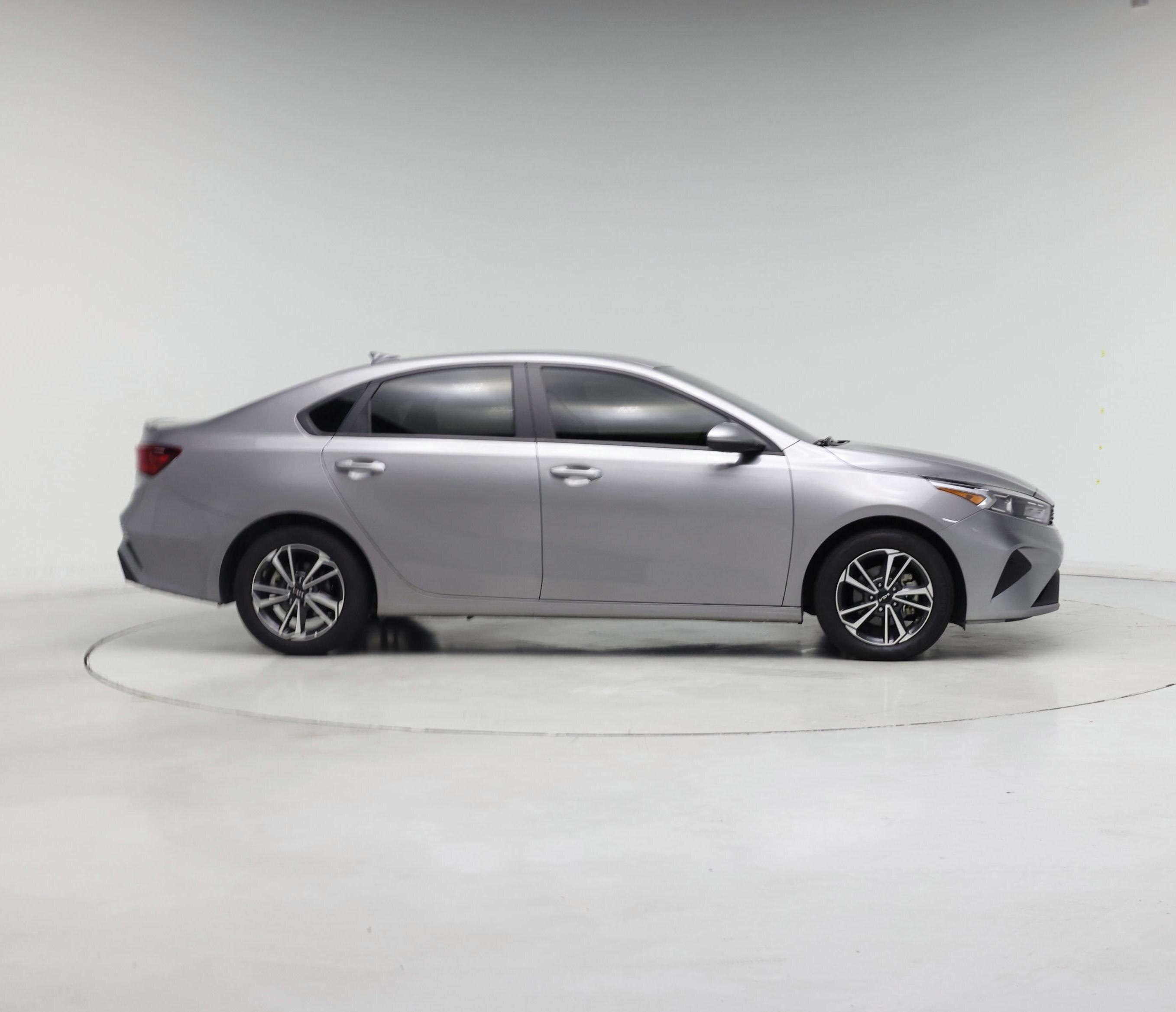 Thumbnail: 2024 Kia Forte - 7