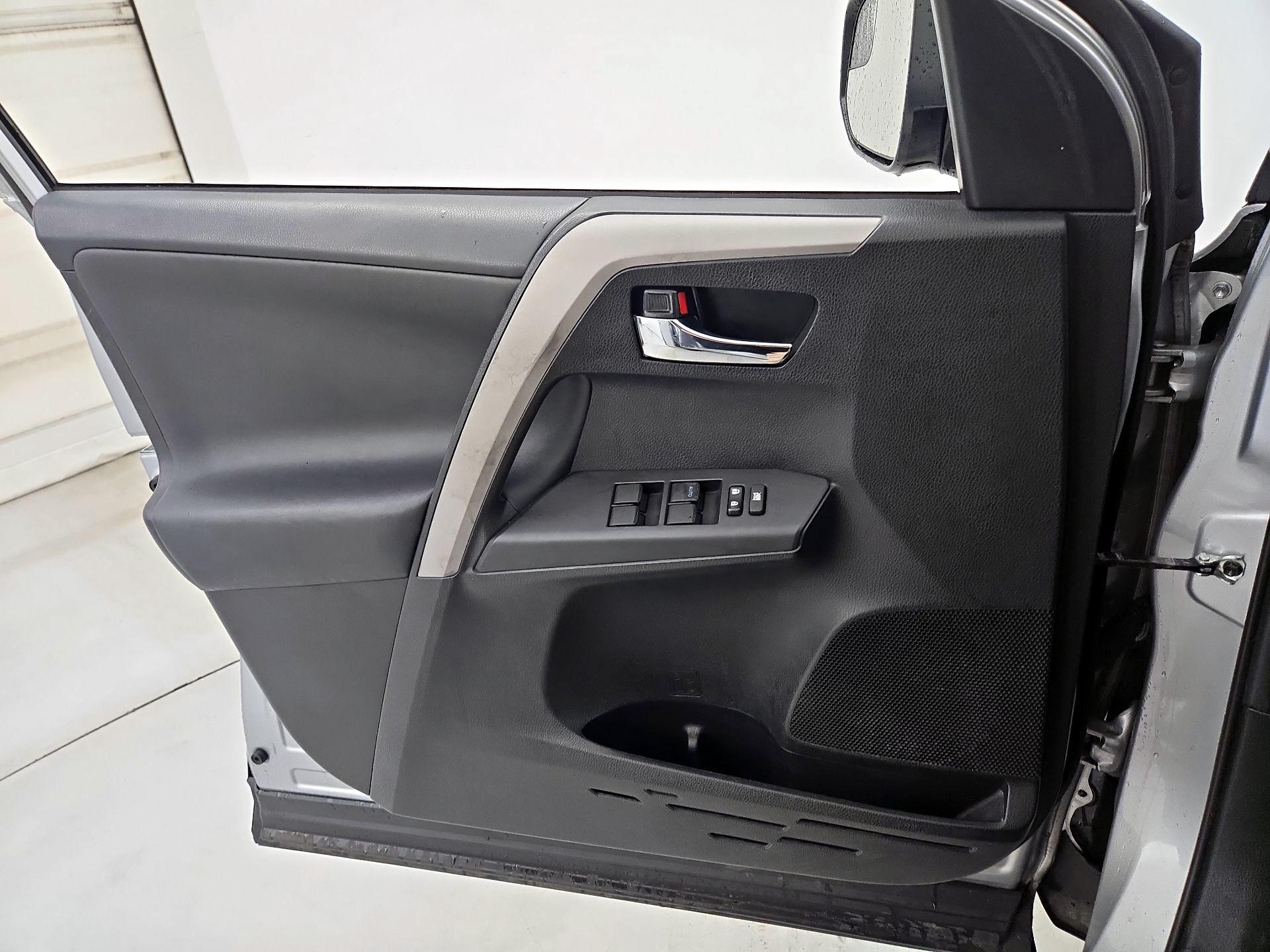 Thumbnail: 2017 Toyota RAV4 - 12