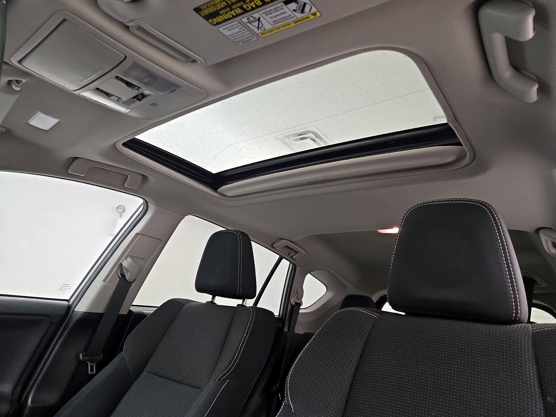 Thumbnail: 2017 Toyota RAV4 - 19