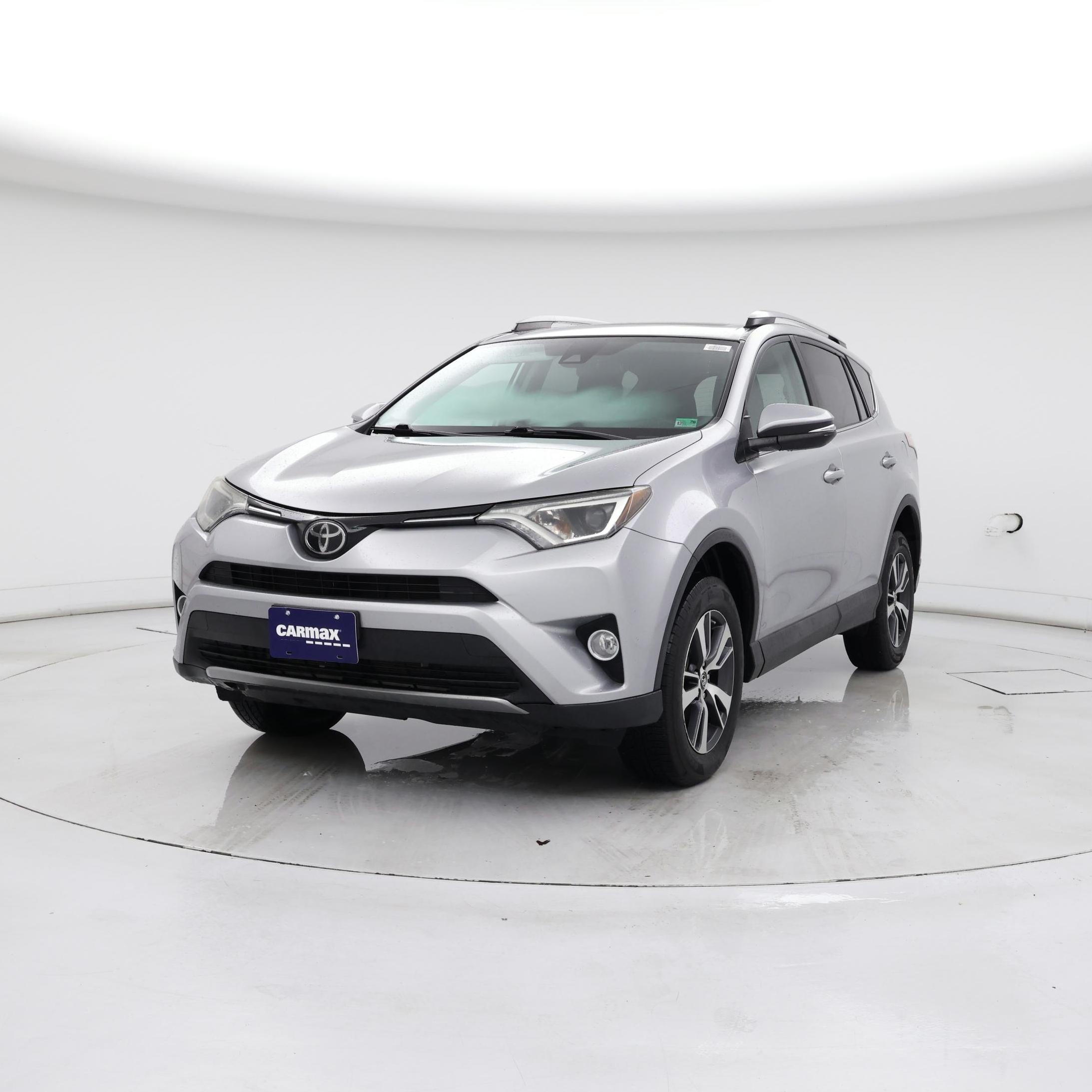 Thumbnail: 2017 Toyota RAV4 - 4