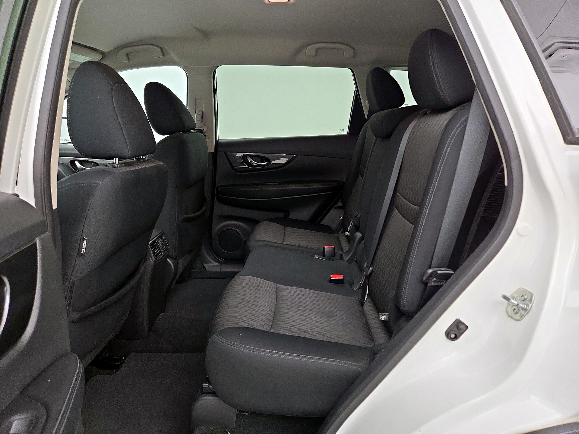 Thumbnail: 2017 Nissan Rogue - 20