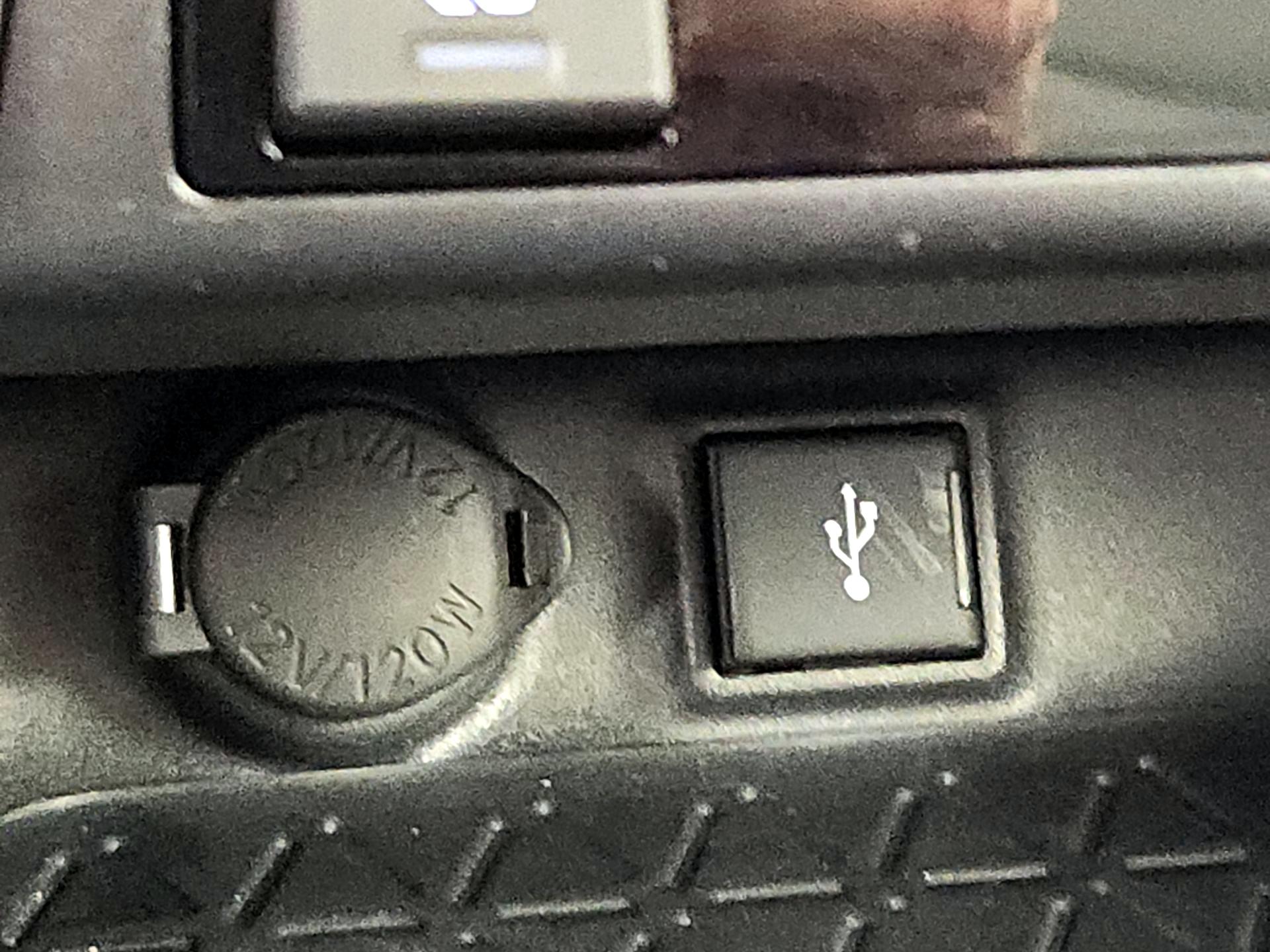 Thumbnail: 2020 Toyota RAV4 - 19