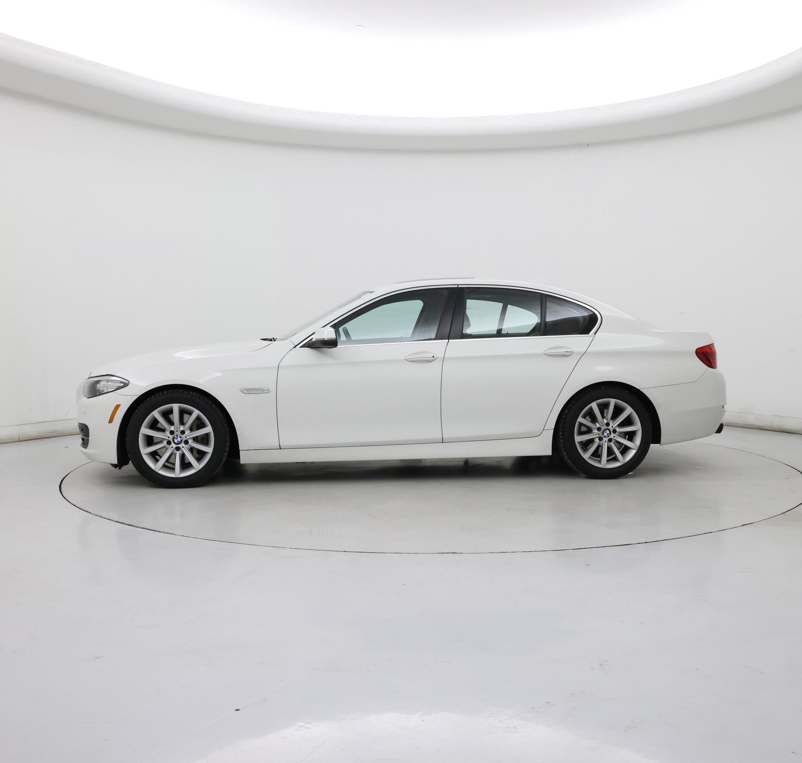 Thumbnail: 2014 BMW 5 Series - 3