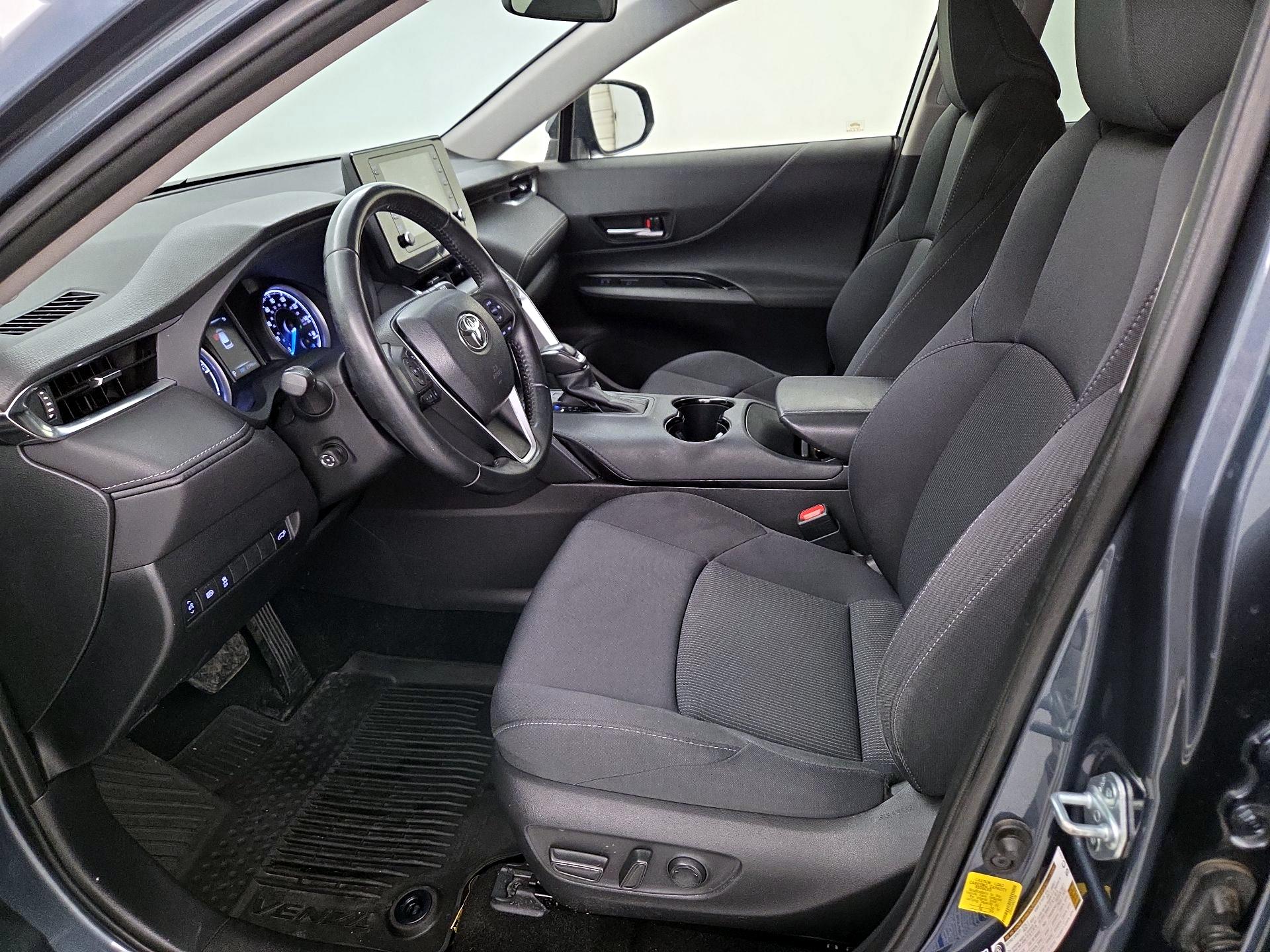 Thumbnail: 2021 Toyota Venza - 11