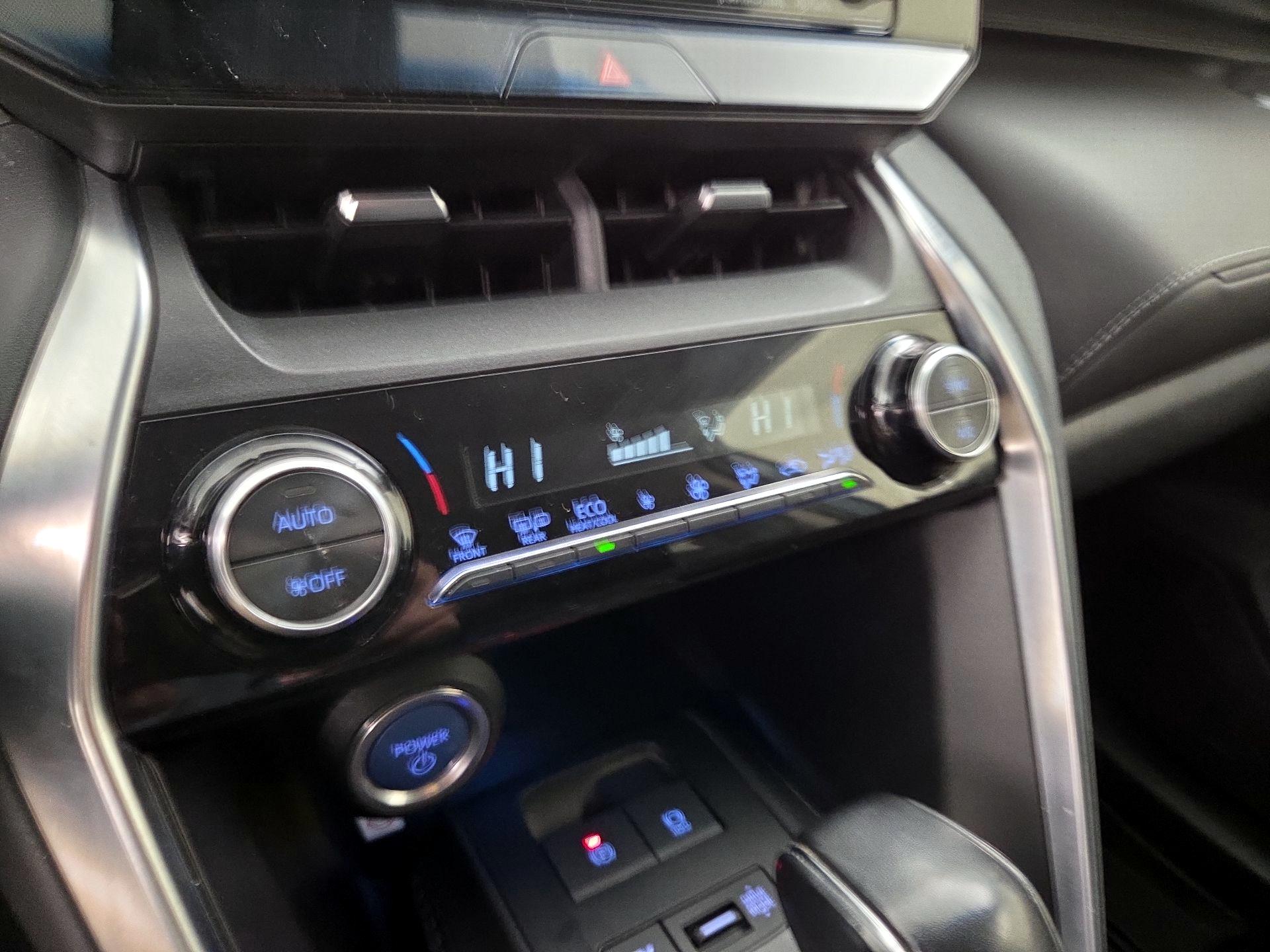 Thumbnail: 2021 Toyota Venza - 16