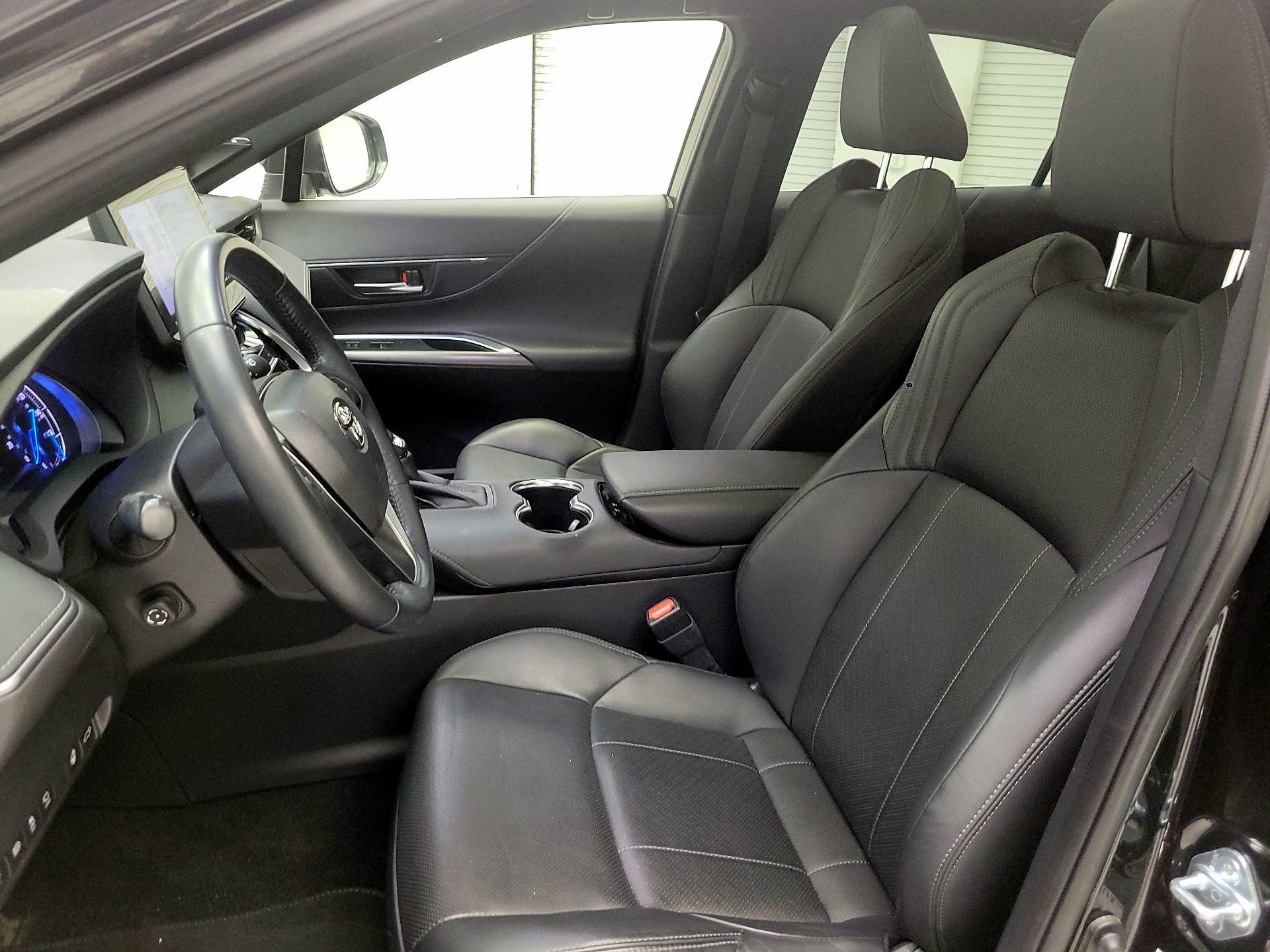 Thumbnail: 2022 Toyota Venza - 9