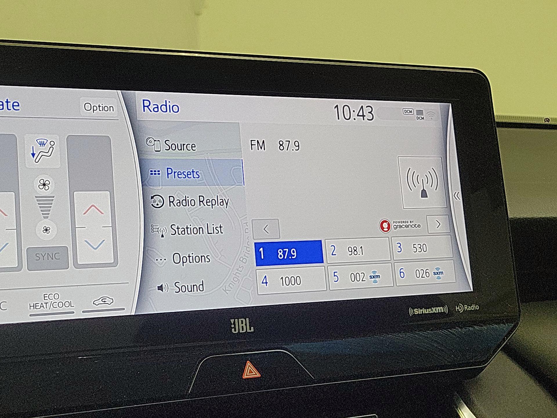 Thumbnail: 2022 Toyota Venza - 14