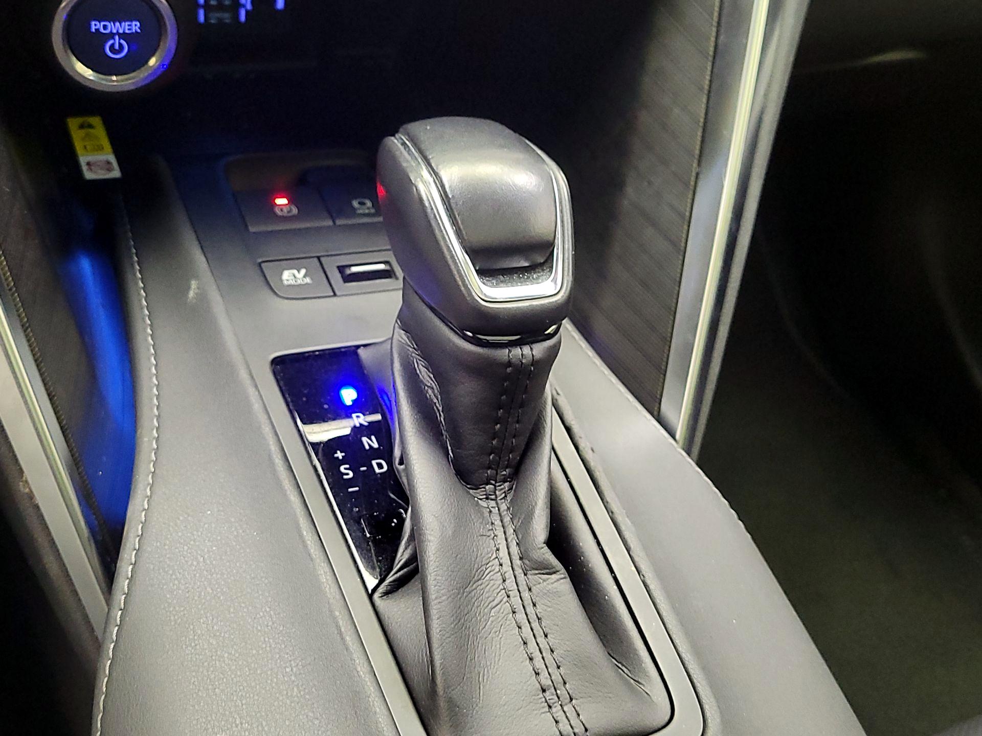 Thumbnail: 2022 Toyota Venza - 16