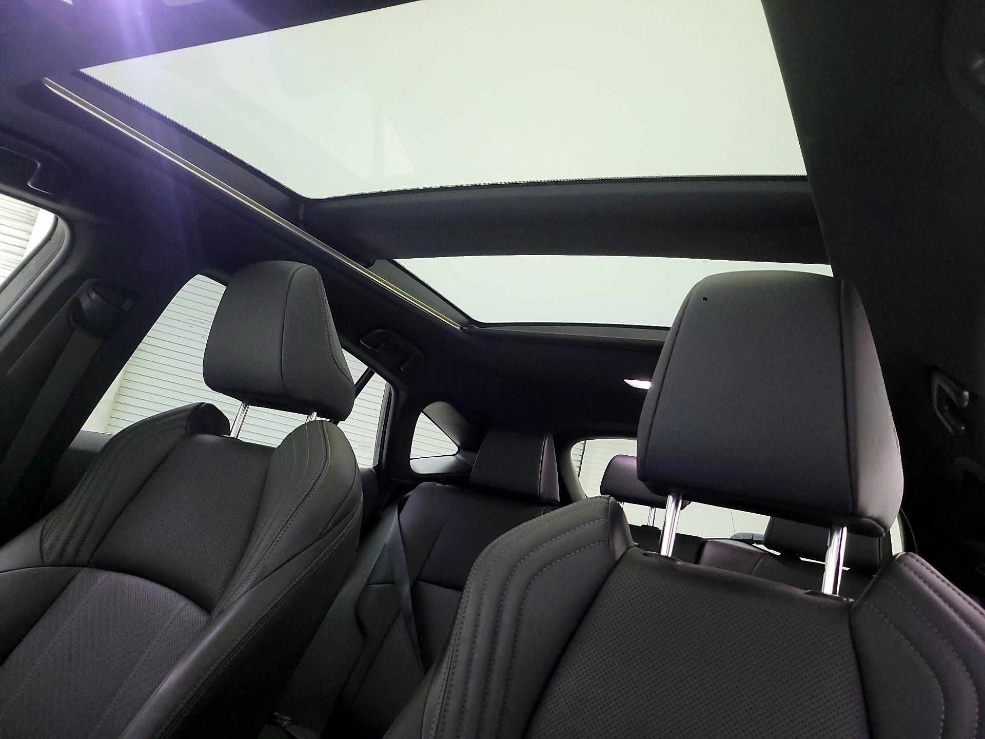 Thumbnail: 2022 Toyota Venza - 18