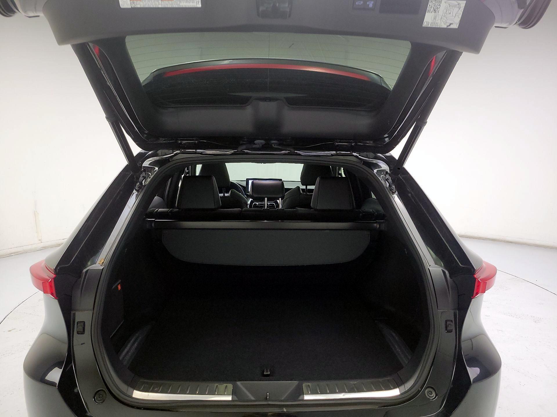 Thumbnail: 2022 Toyota Venza - 20