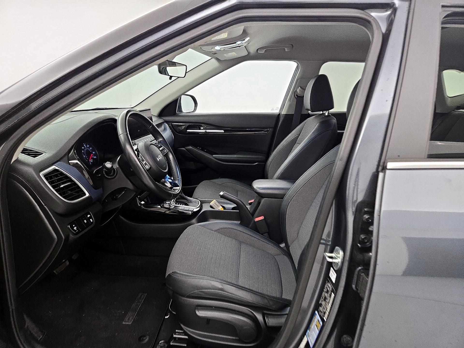 Thumbnail: 2022 Kia Seltos - 11