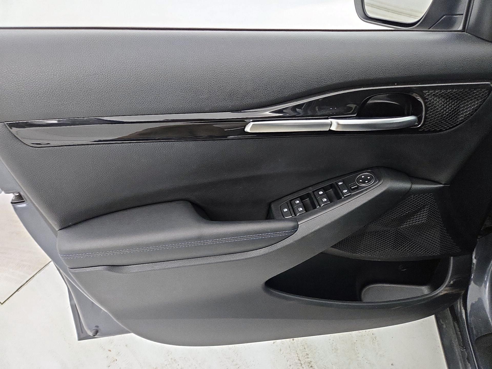 Thumbnail: 2022 Kia Seltos - 12