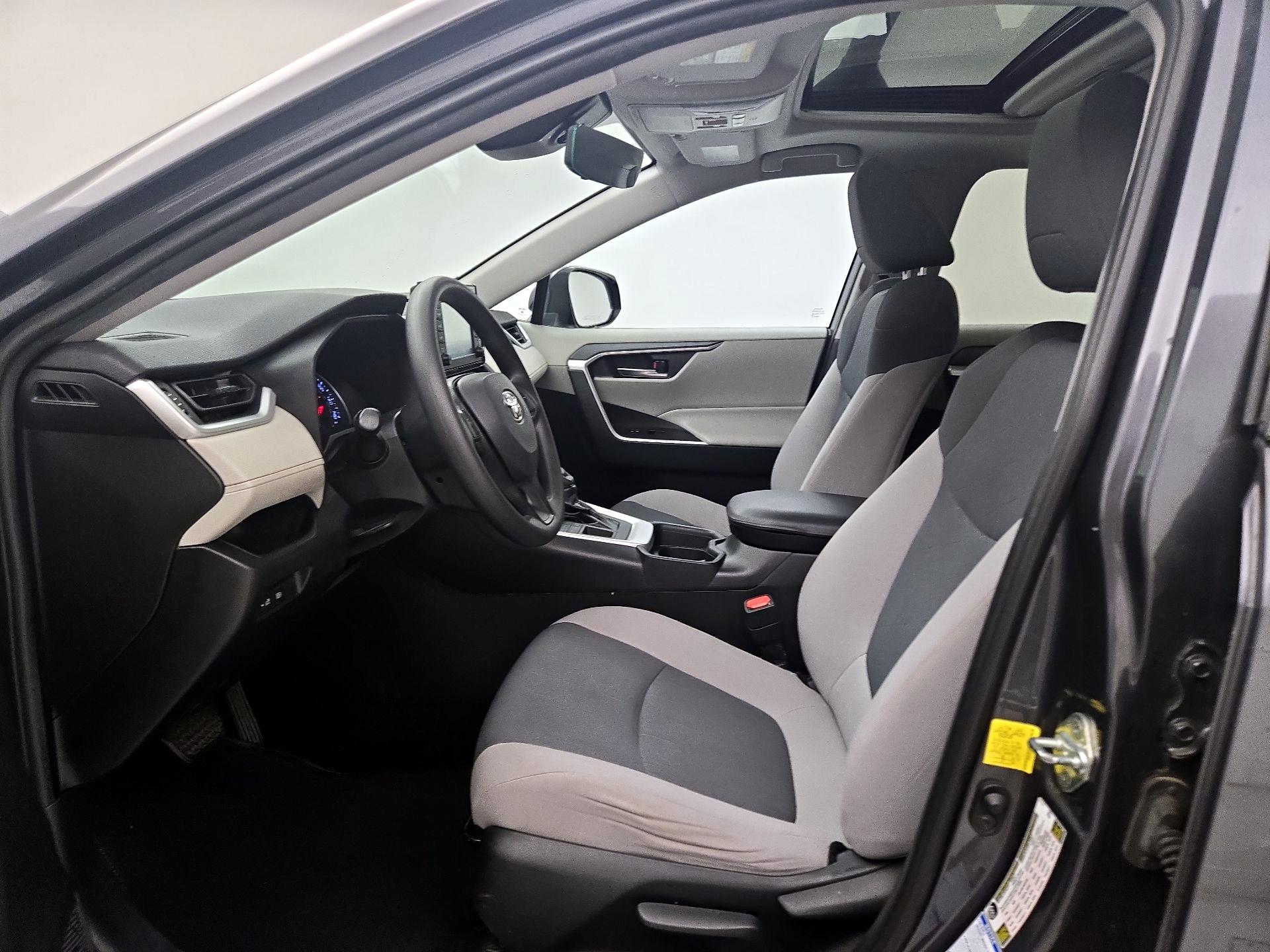 Thumbnail: 2019 Toyota RAV4 - 11