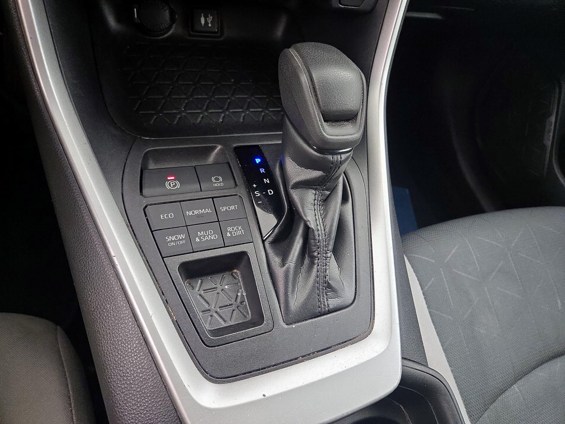 Thumbnail: 2019 Toyota RAV4 - 17