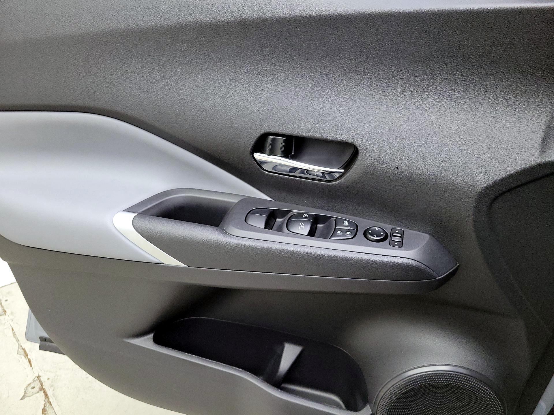 Thumbnail: 2024 Nissan Kicks - 12