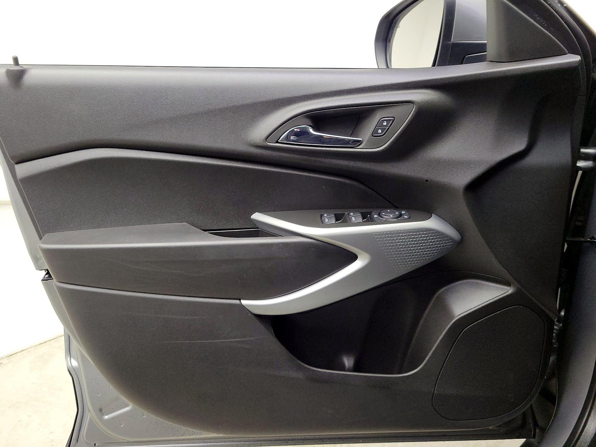 Thumbnail: 2025 Chevrolet Trax - 12