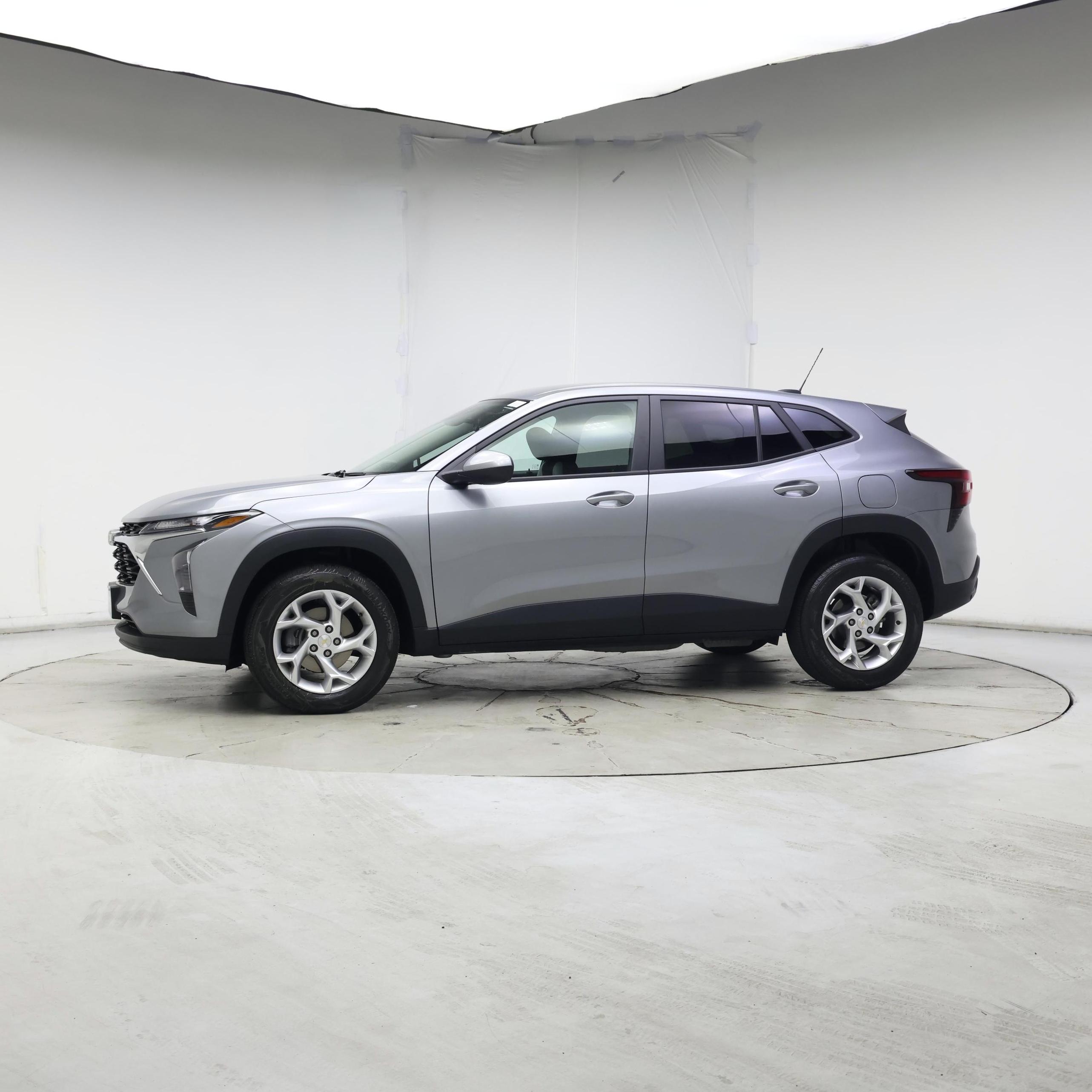 Thumbnail: 2025 Chevrolet Trax - 3