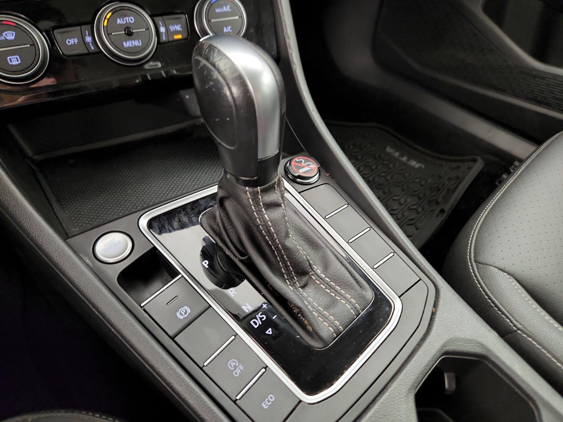 Thumbnail: 2021 Volkswagen Jetta - 17