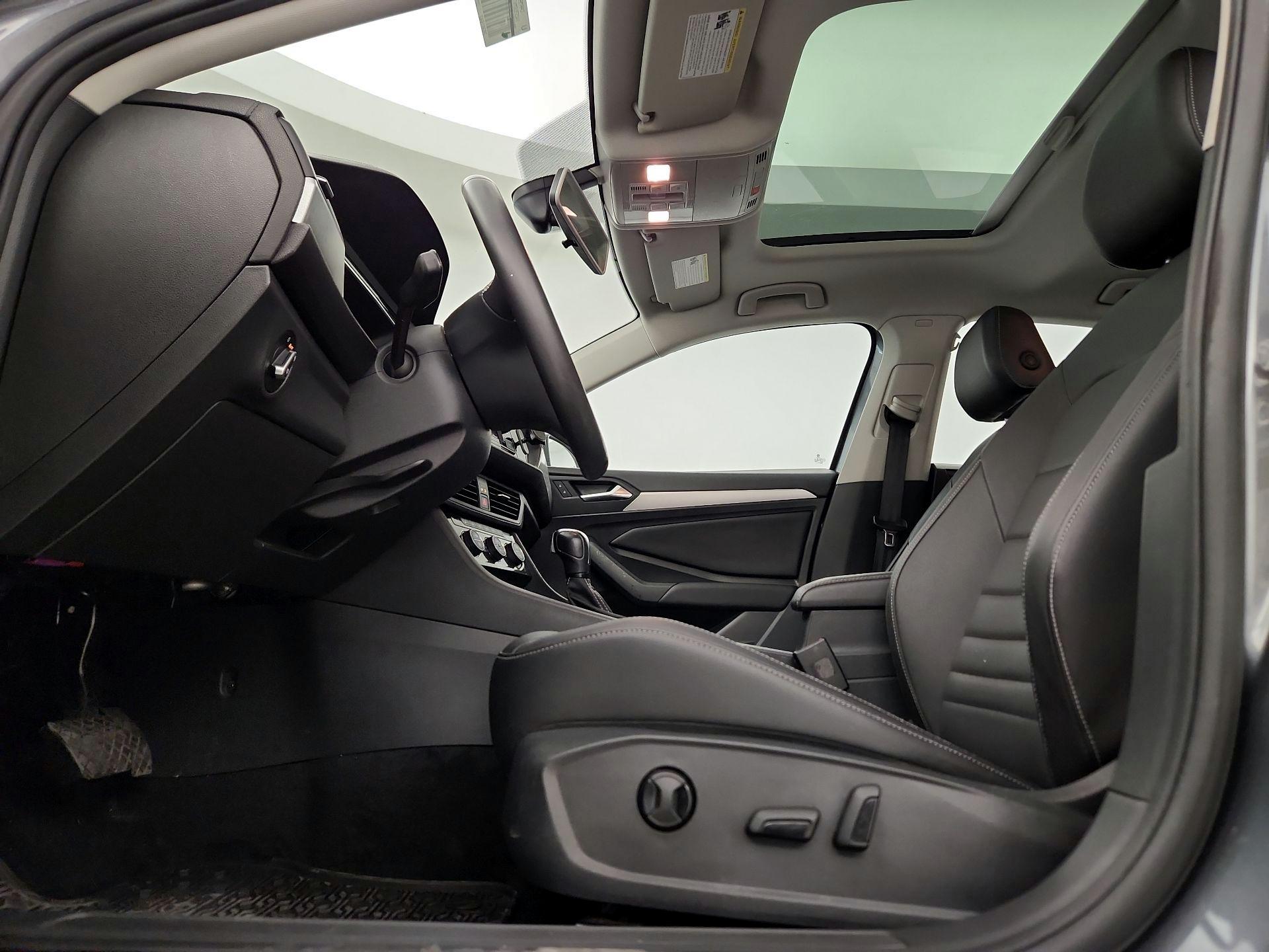 Thumbnail: 2021 Volkswagen Jetta - 19