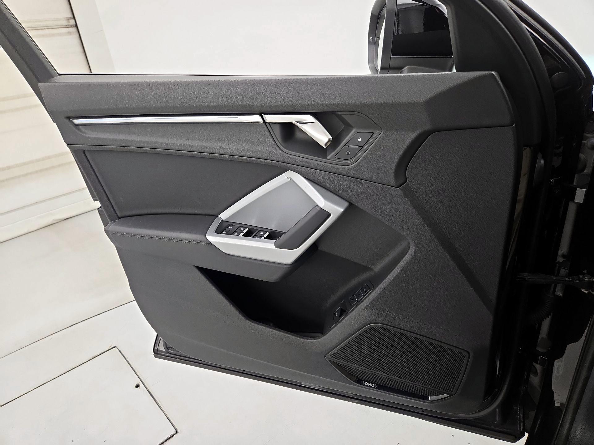 Thumbnail: 2022 Audi Q3 - 12