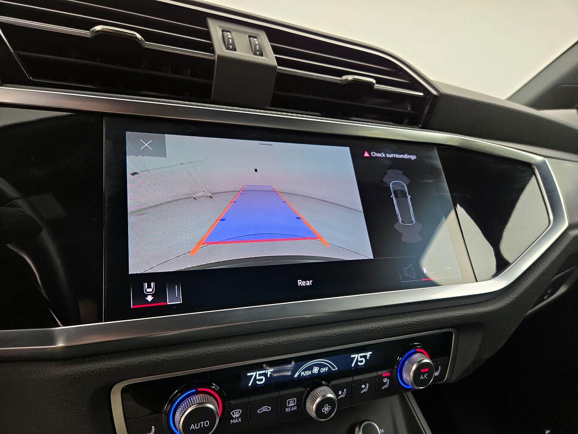 Thumbnail: 2022 Audi Q3 - 15