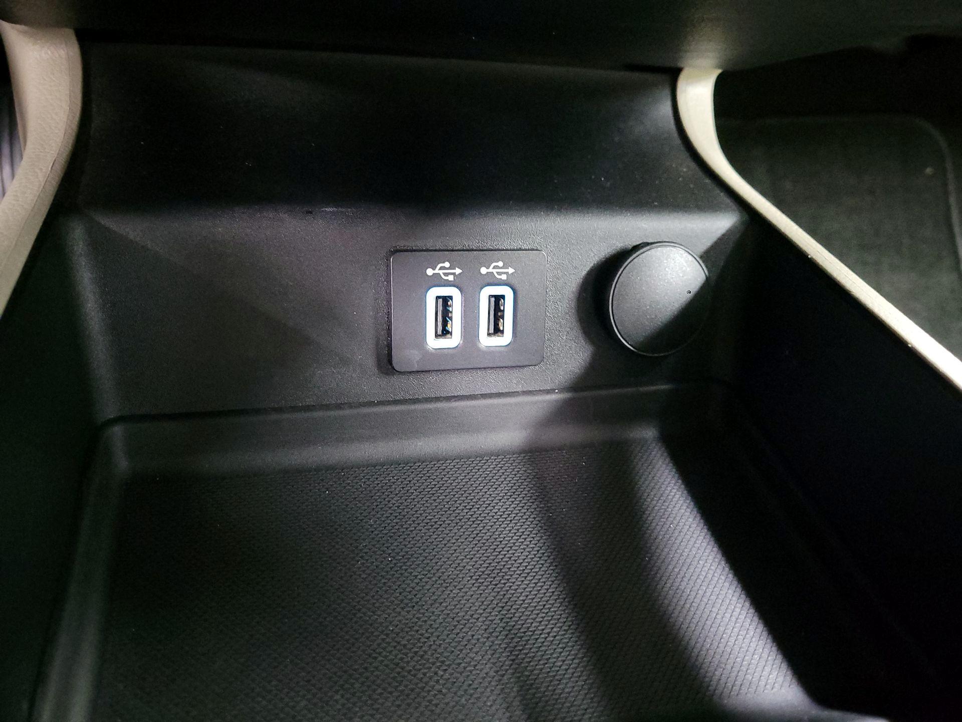 Thumbnail: 2019 Ford Fusion - 18