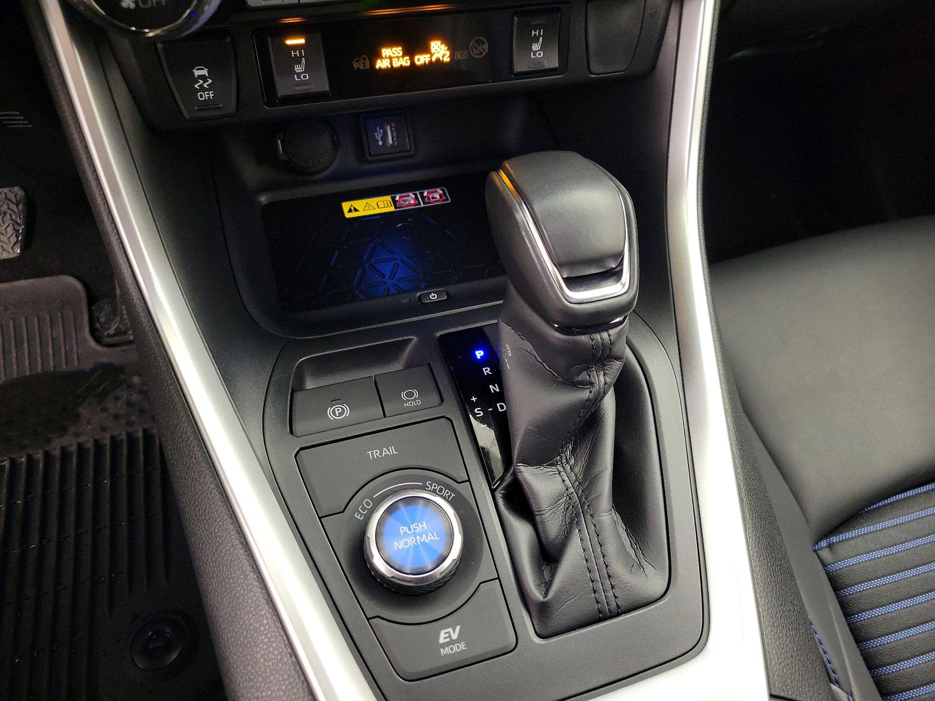 Thumbnail: 2024 Toyota RAV4 - 17