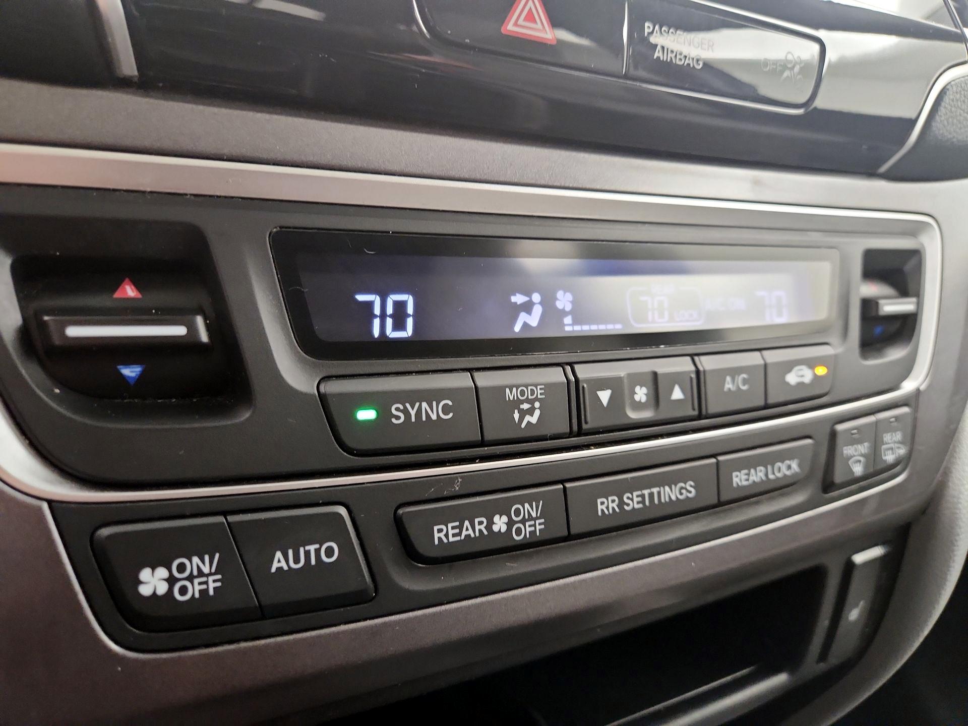 Thumbnail: 2020 Honda Pilot - 16