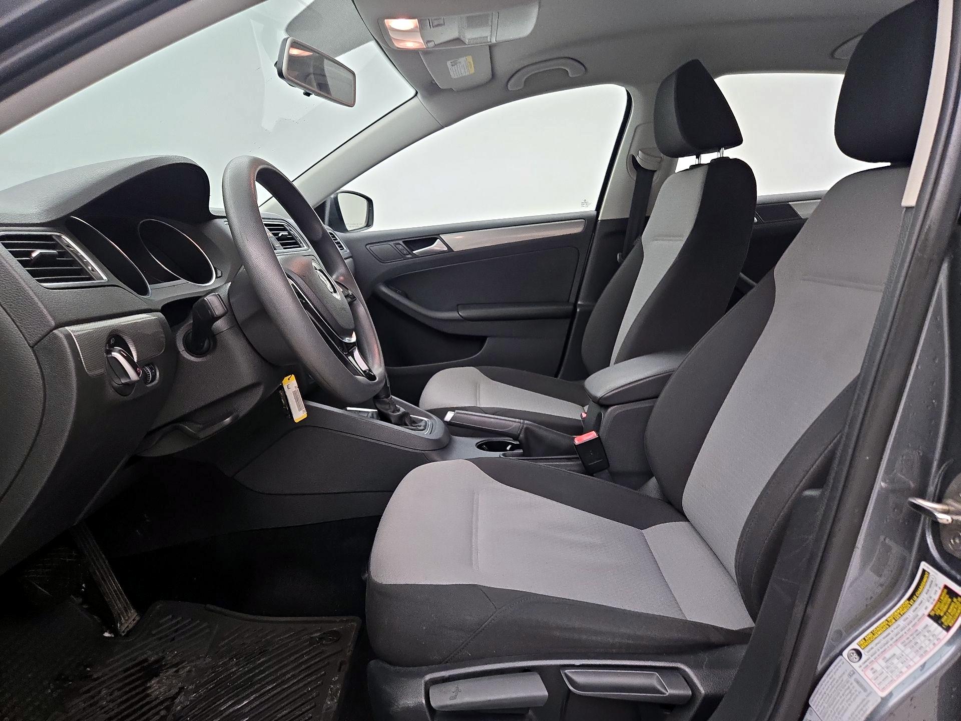 Thumbnail: 2017 Volkswagen Jetta - 11