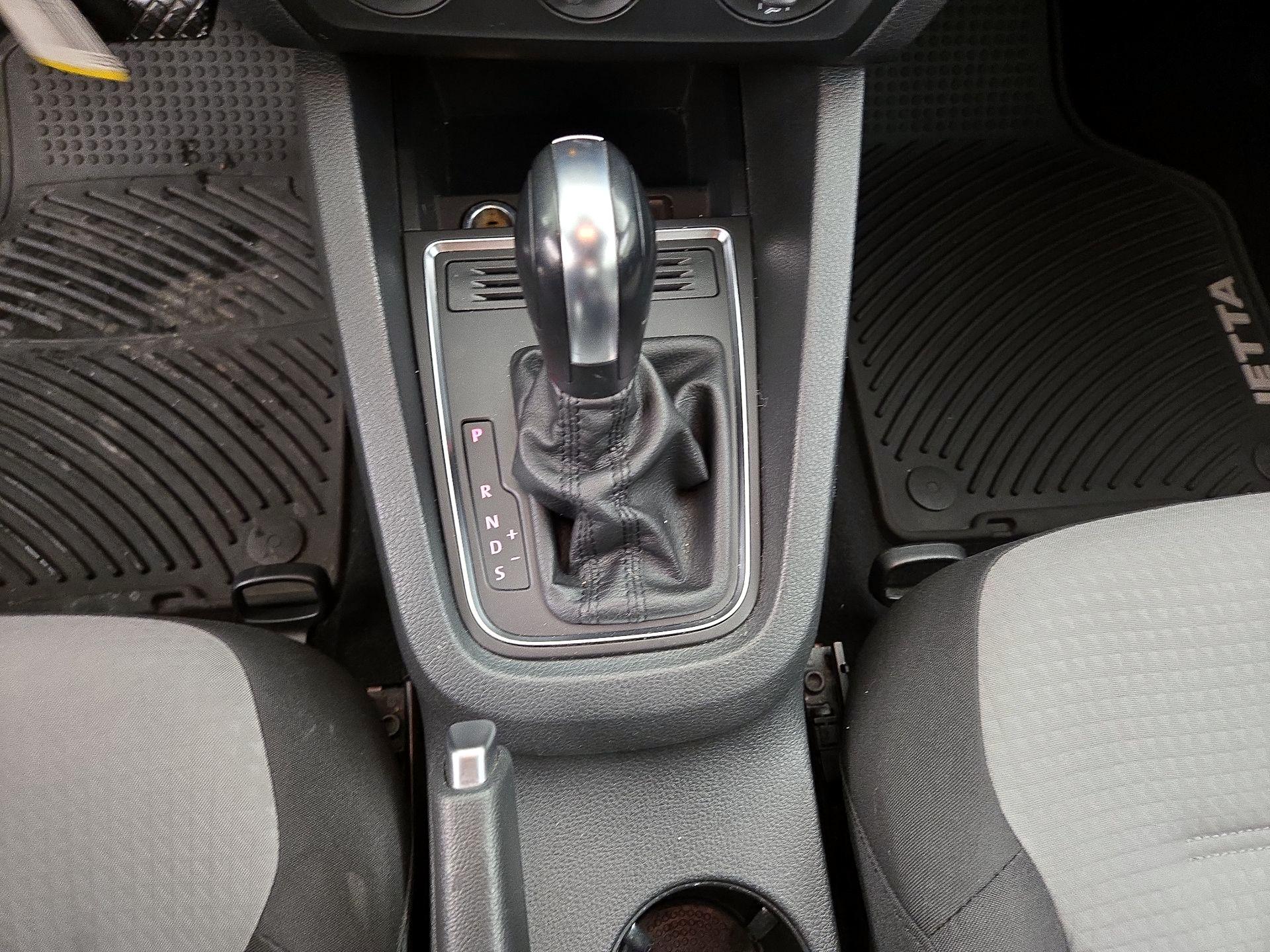 Thumbnail: 2017 Volkswagen Jetta - 17