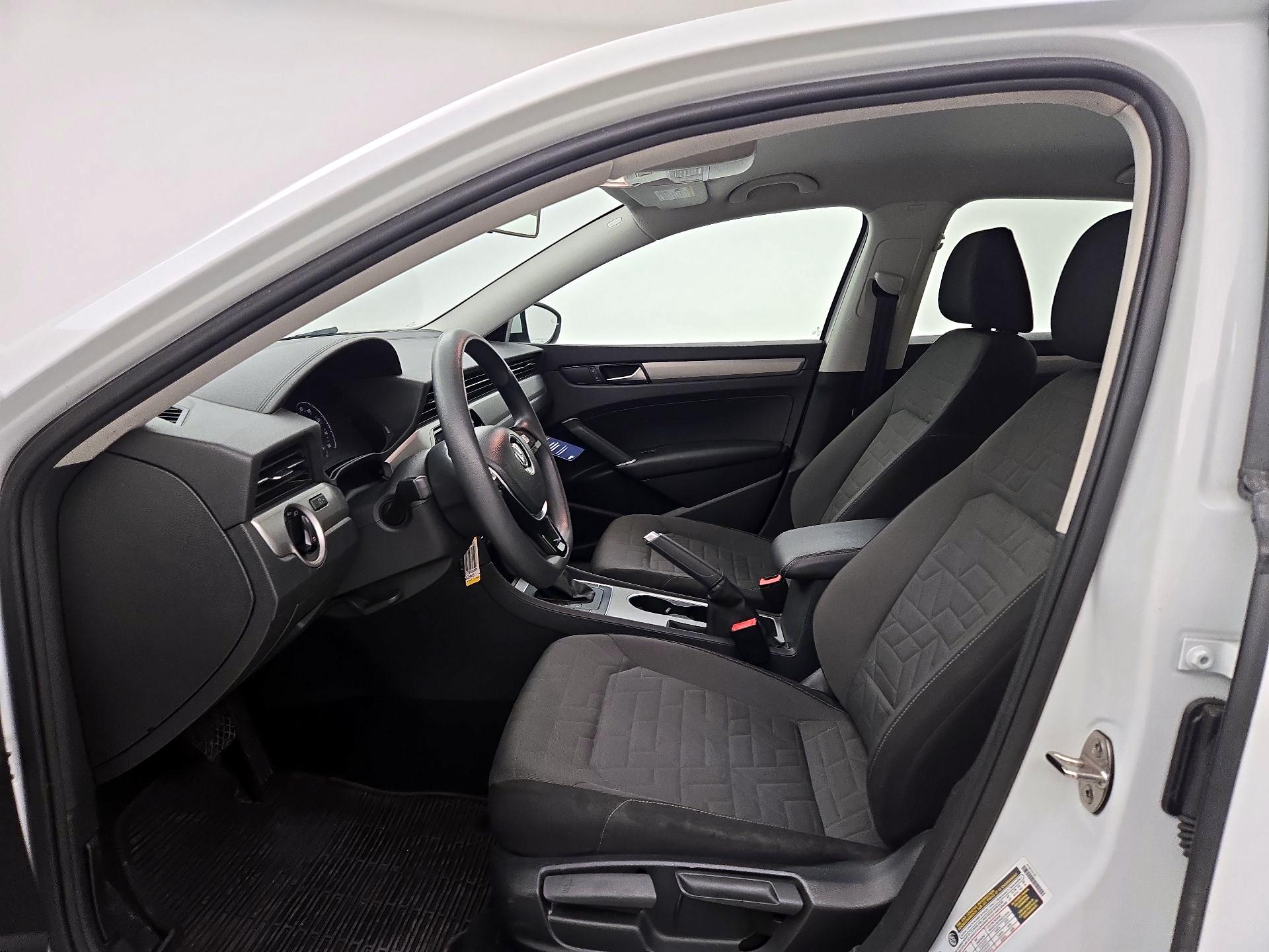 Thumbnail: 2020 Volkswagen Passat - 11