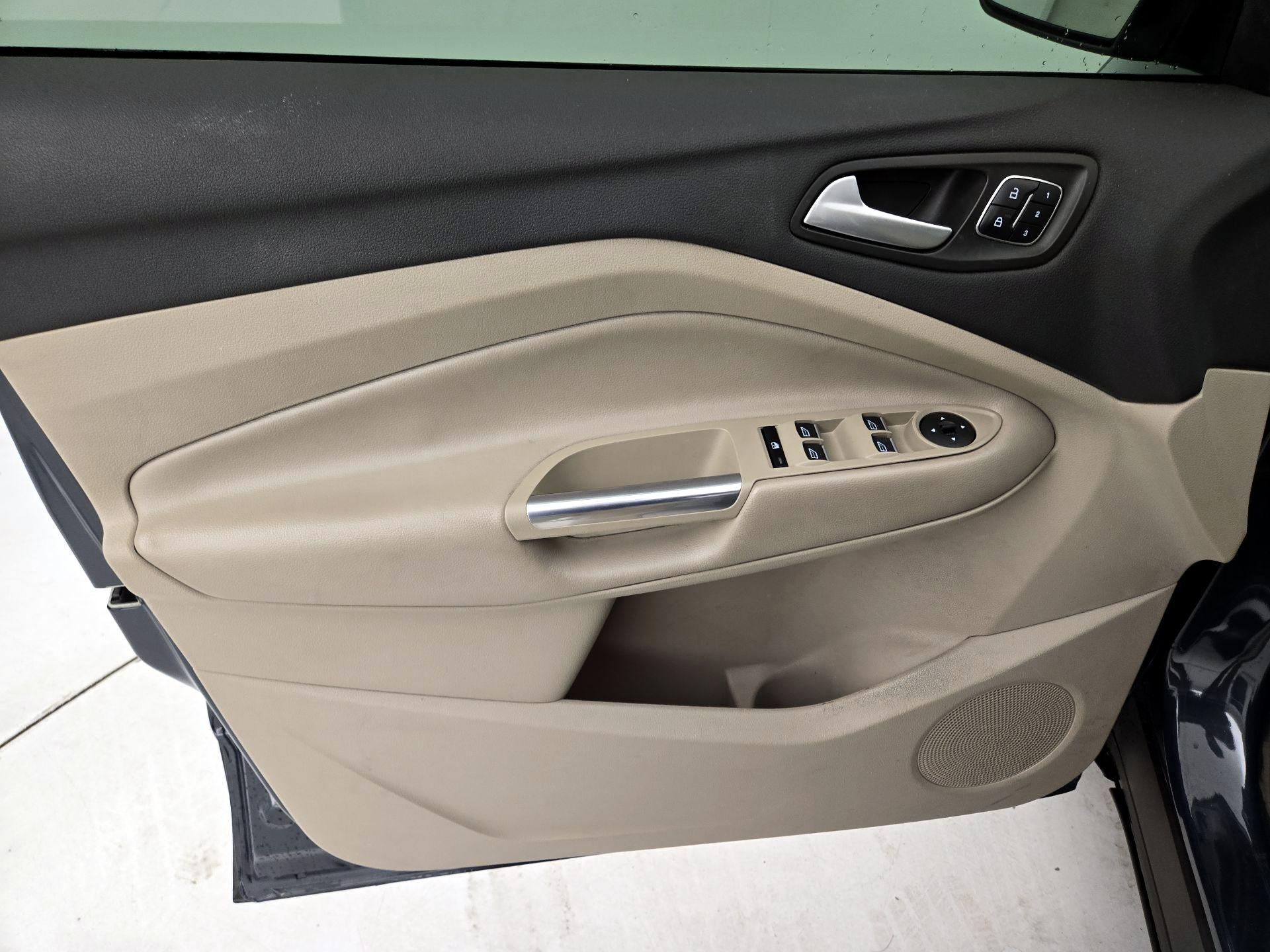 Thumbnail: 2019 Ford Escape - 12