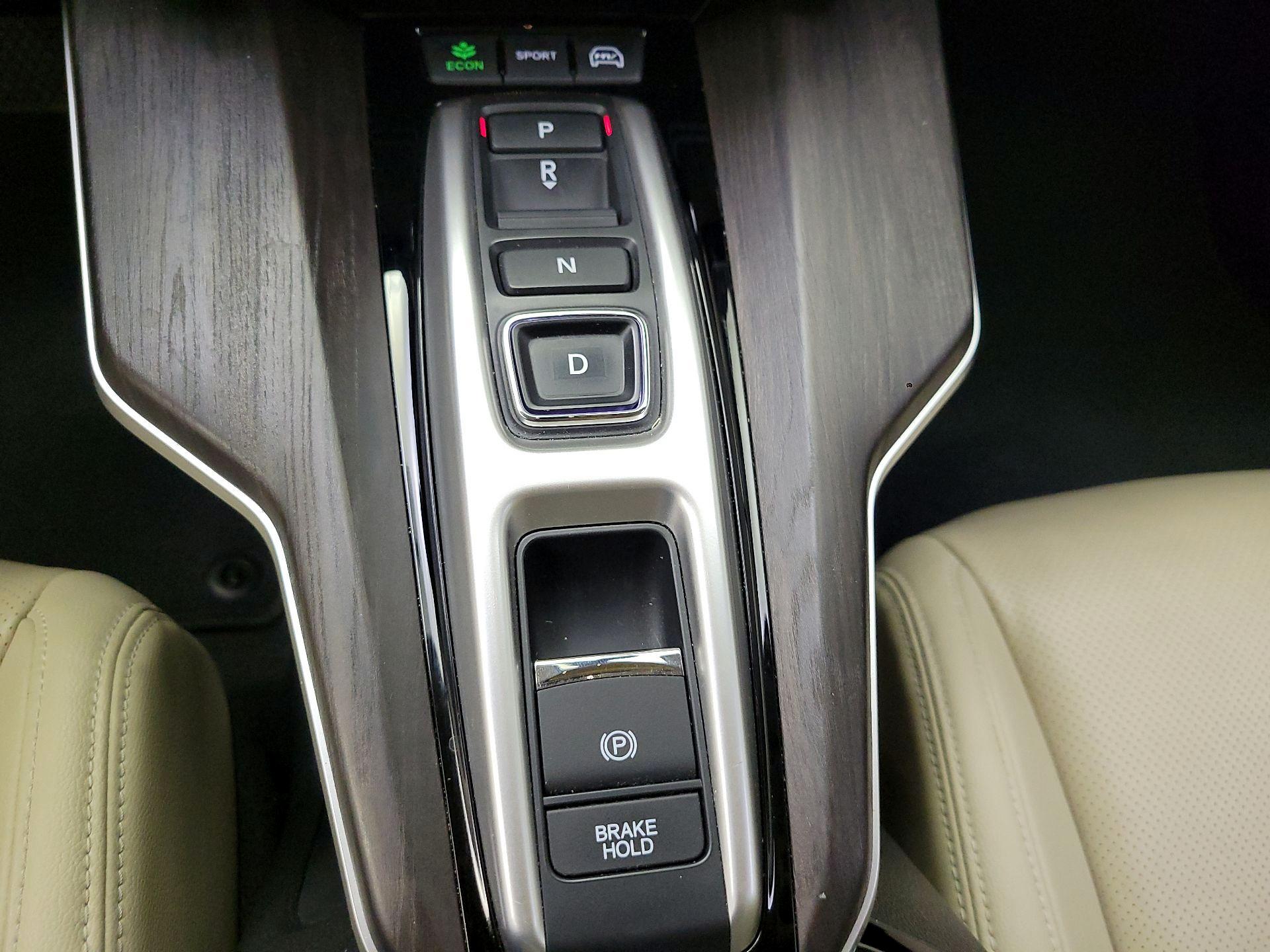 Thumbnail: 2018 Honda Clarity - 18