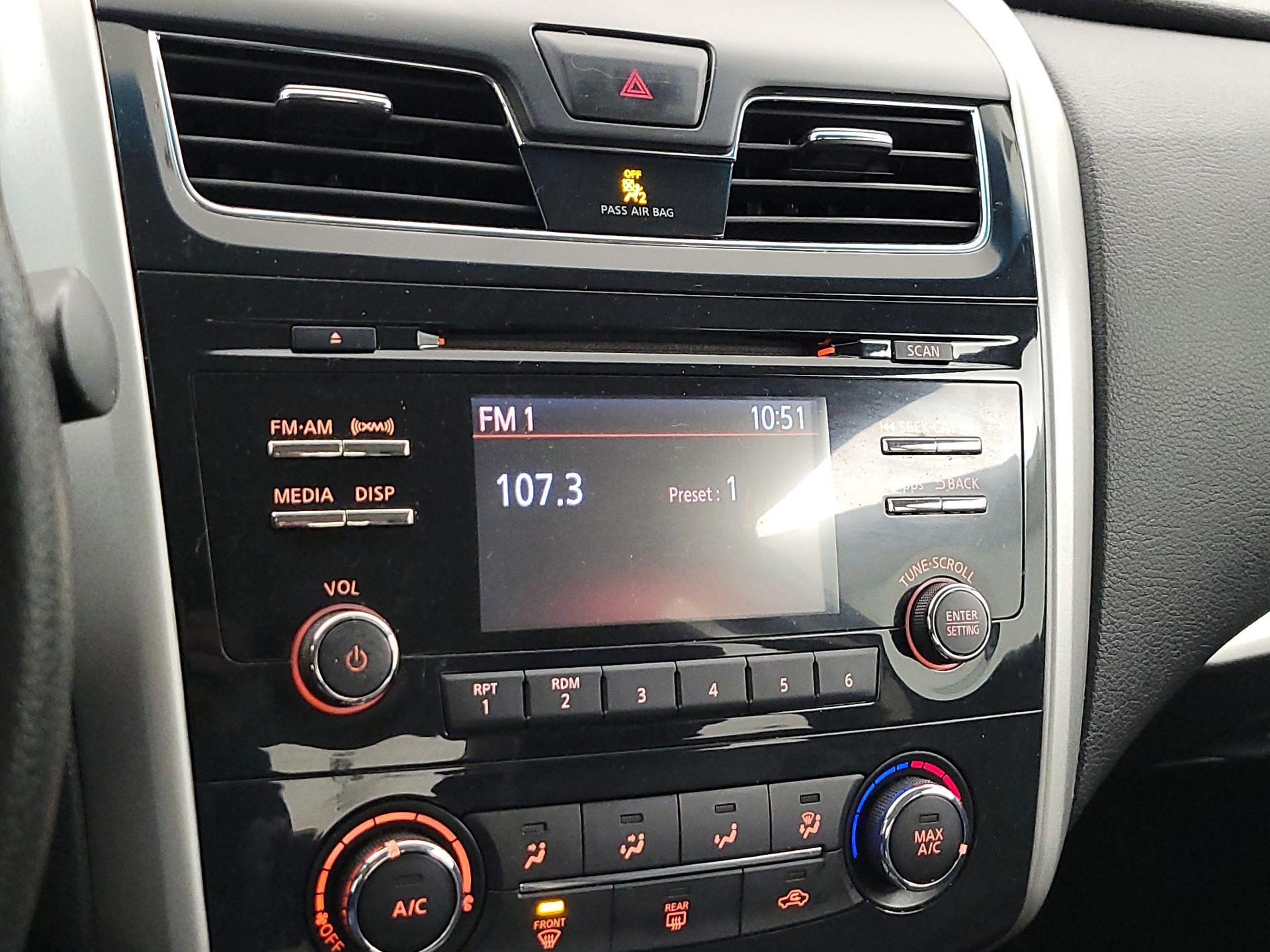 Thumbnail: 2015 Nissan Altima - 15