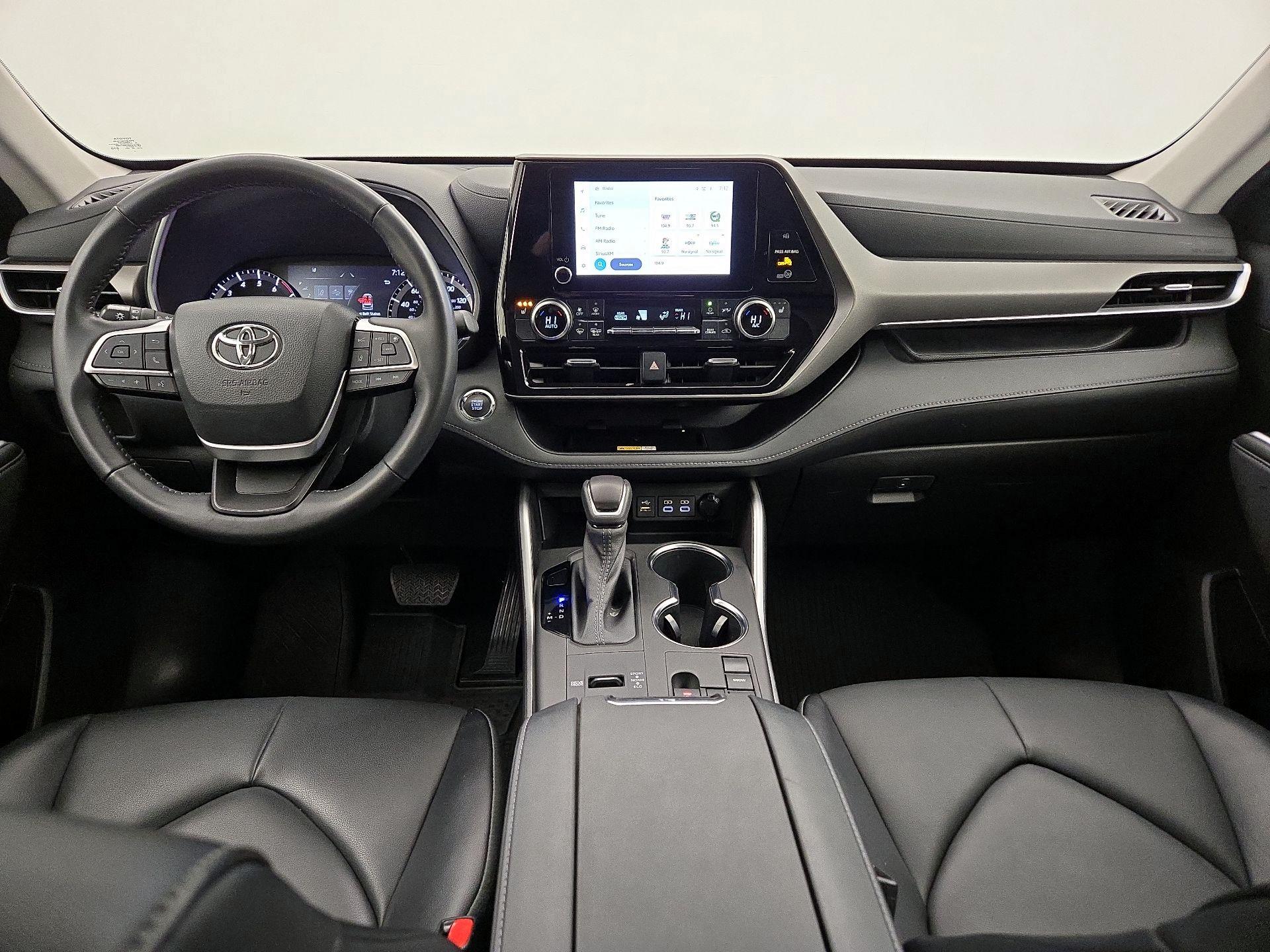 Thumbnail: 2023 Toyota Highlander - 9