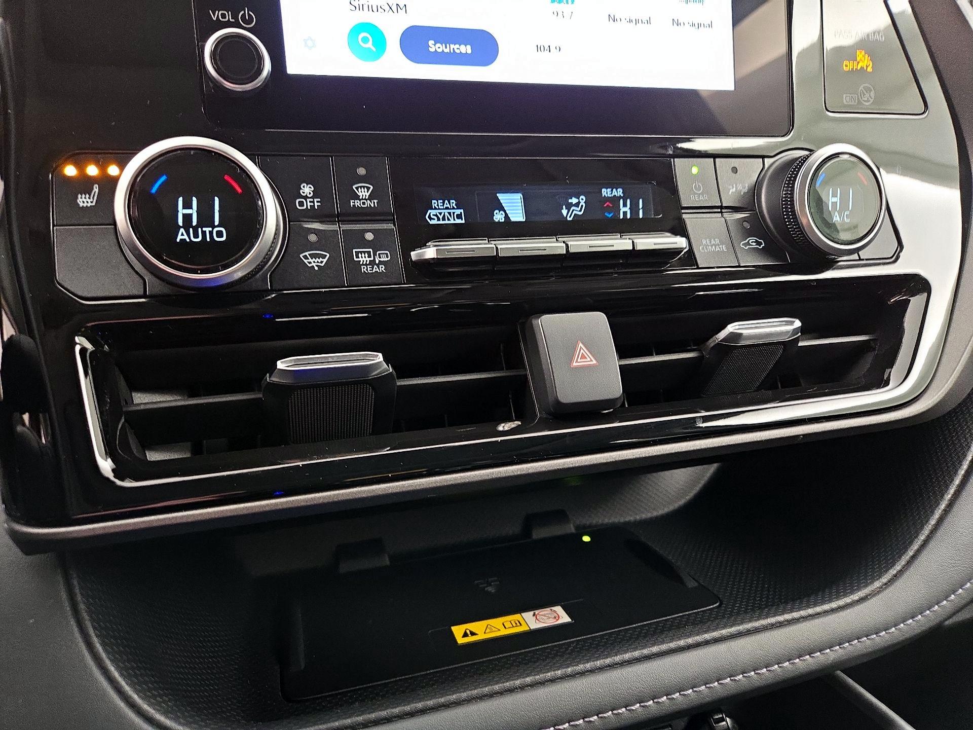 Thumbnail: 2023 Toyota Highlander - 16