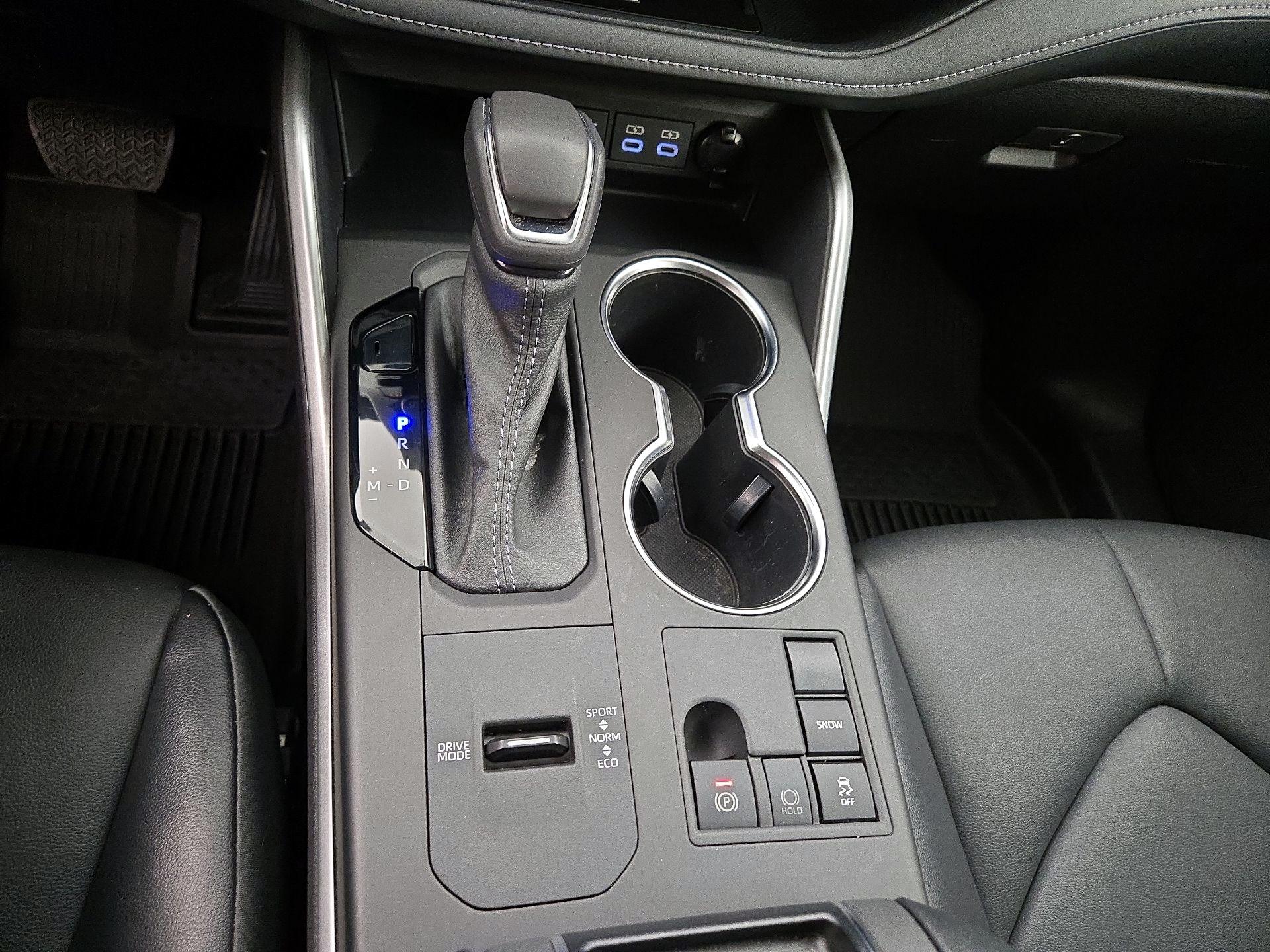 Thumbnail: 2023 Toyota Highlander - 17