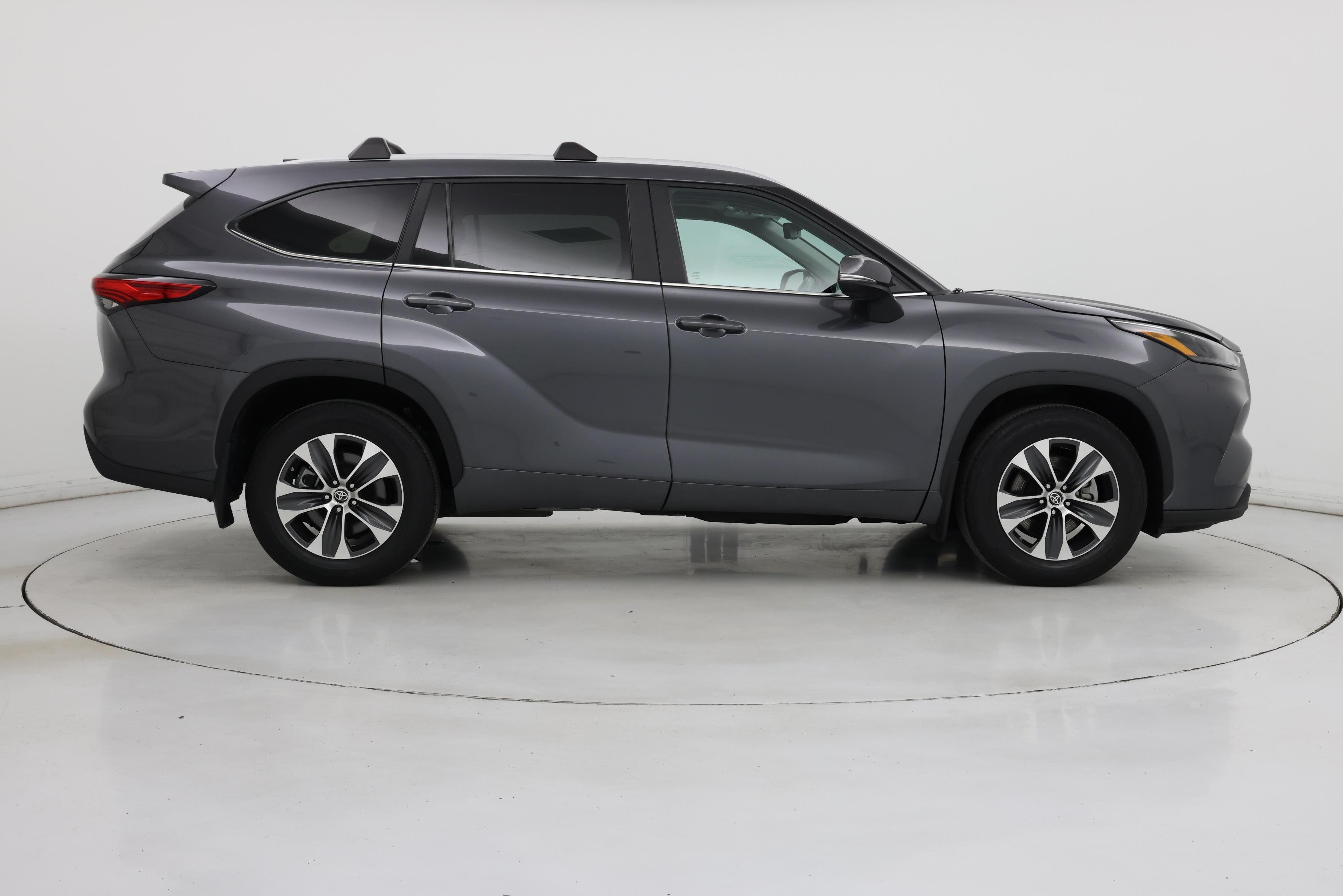 Thumbnail: 2023 Toyota Highlander - 7