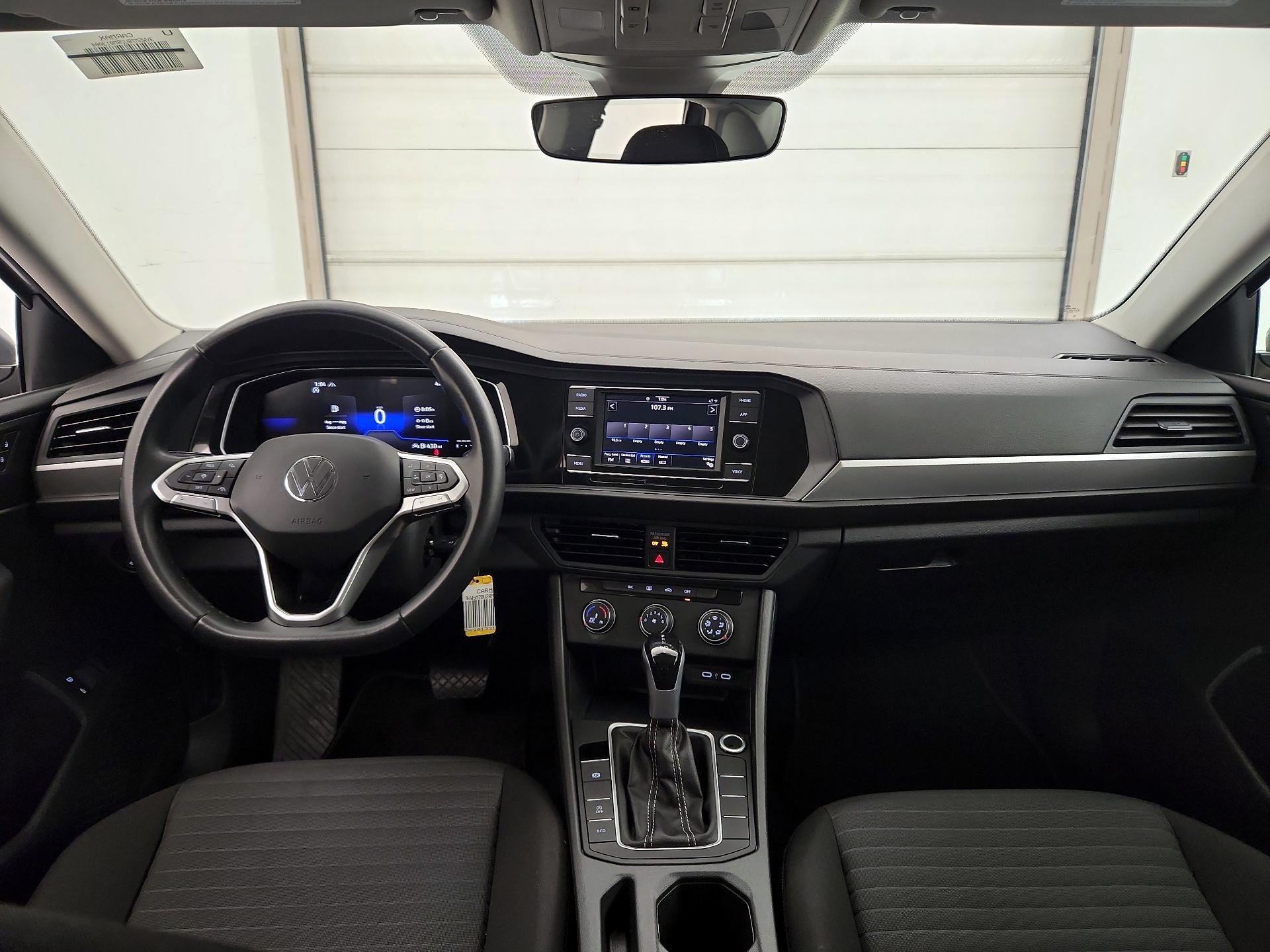 Thumbnail: 2024 Volkswagen Jetta - 9