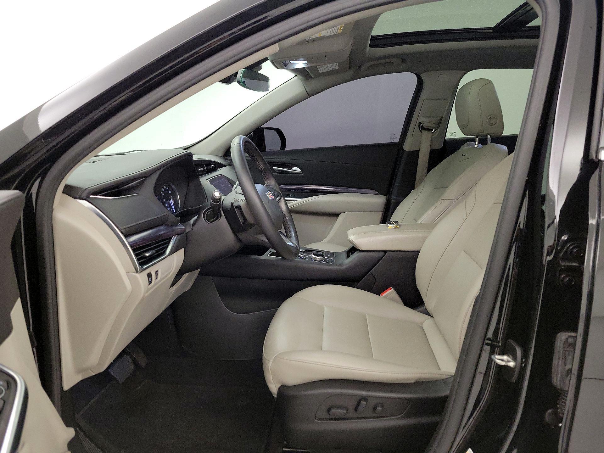 Thumbnail: 2023 Cadillac XT4 - 11