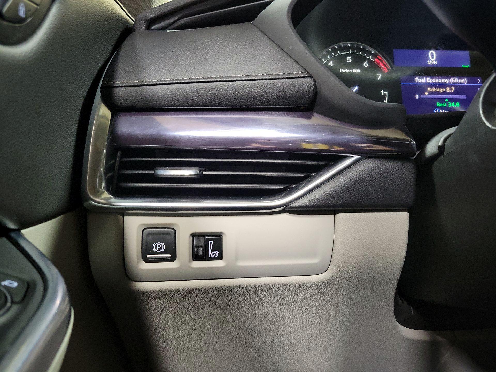 Thumbnail: 2023 Cadillac XT4 - 13