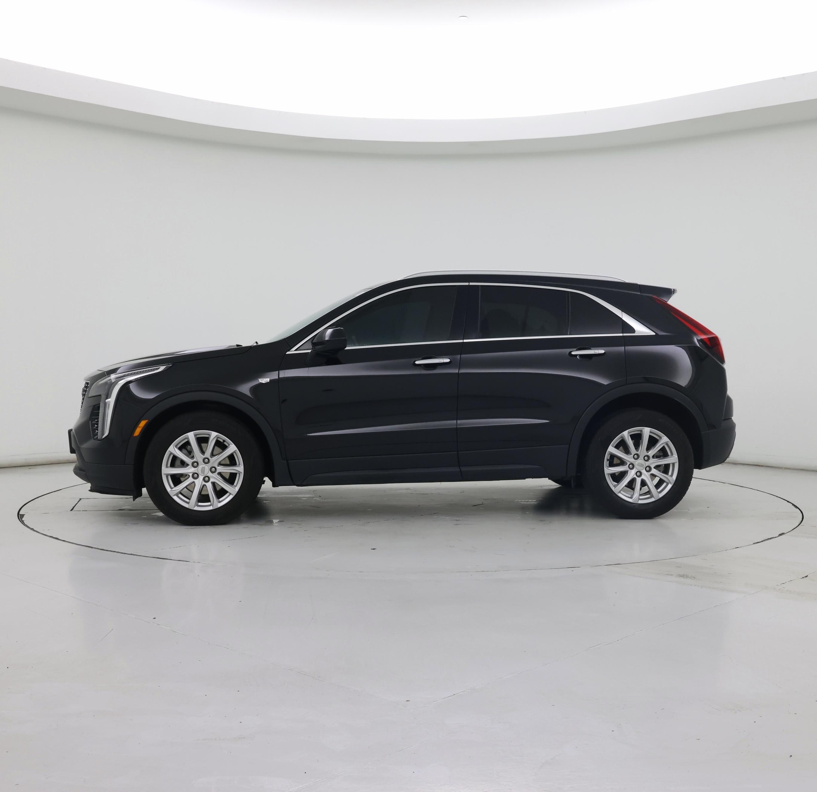 Thumbnail: 2023 Cadillac XT4 - 3
