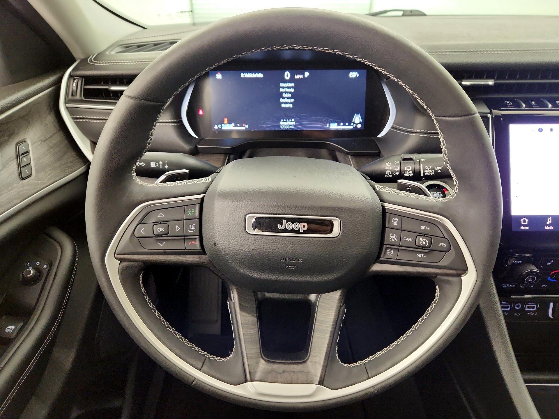 Thumbnail: 2023 Jeep Grand Cherokee - 10