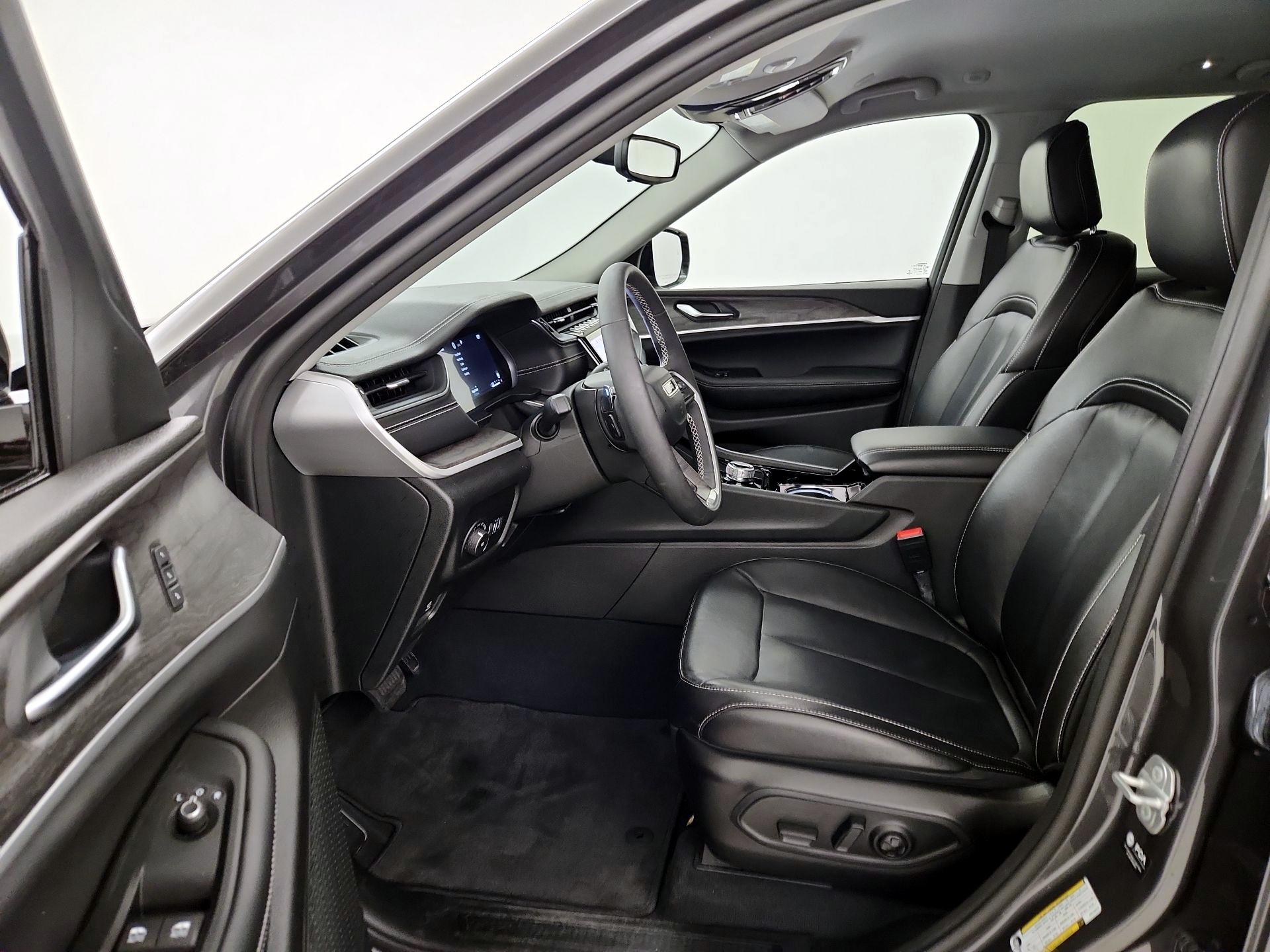 Thumbnail: 2023 Jeep Grand Cherokee - 11