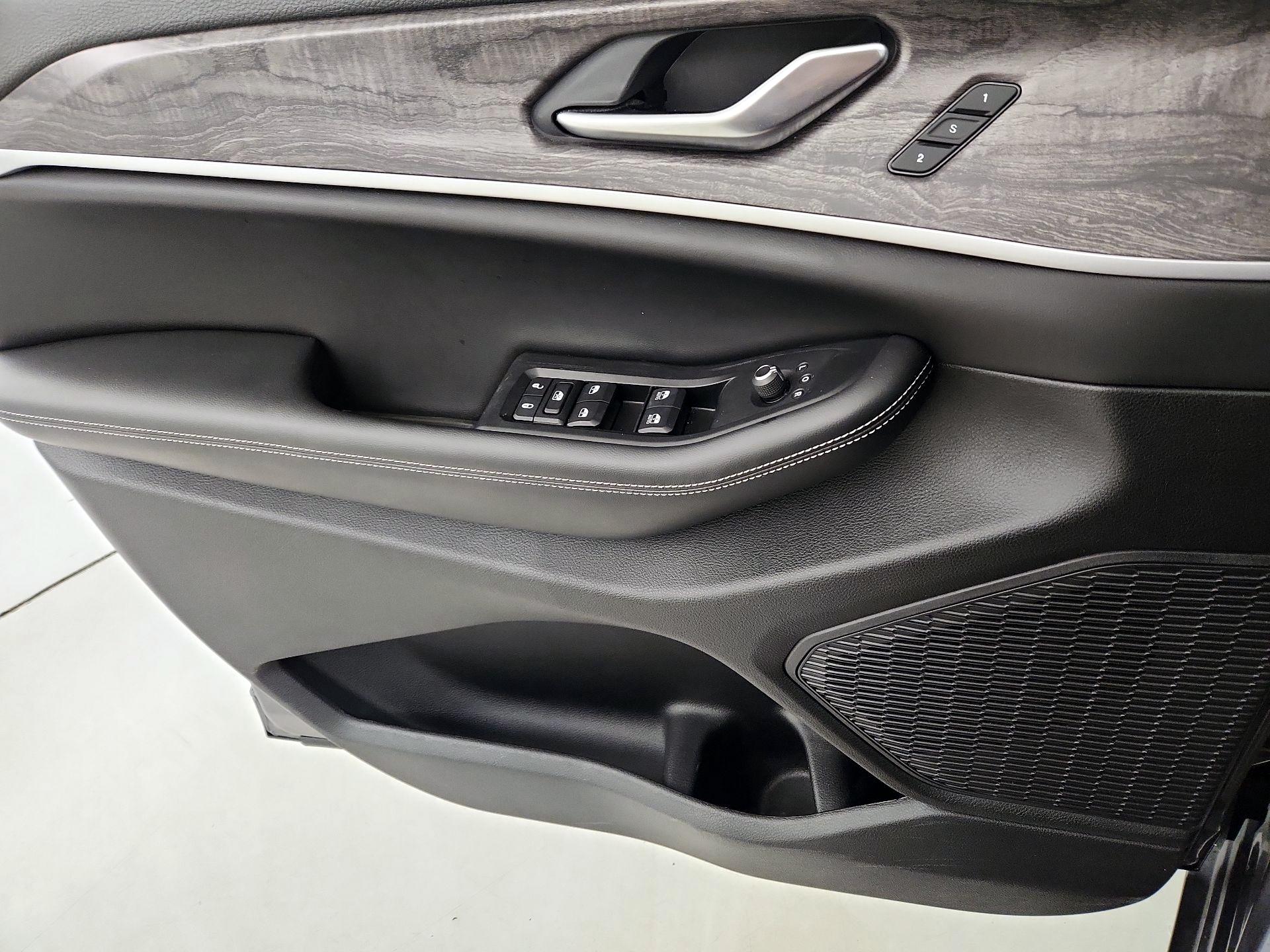 Thumbnail: 2023 Jeep Grand Cherokee - 12