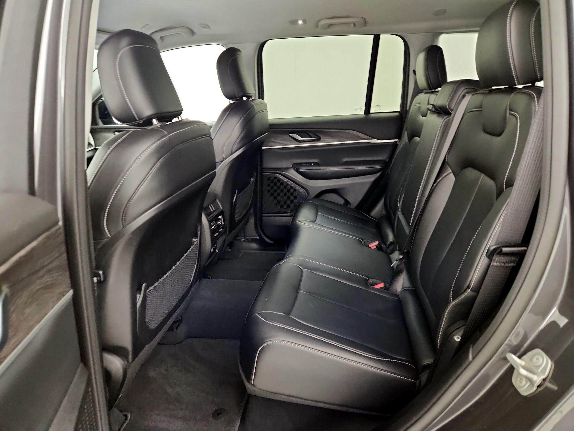 Thumbnail: 2023 Jeep Grand Cherokee - 20