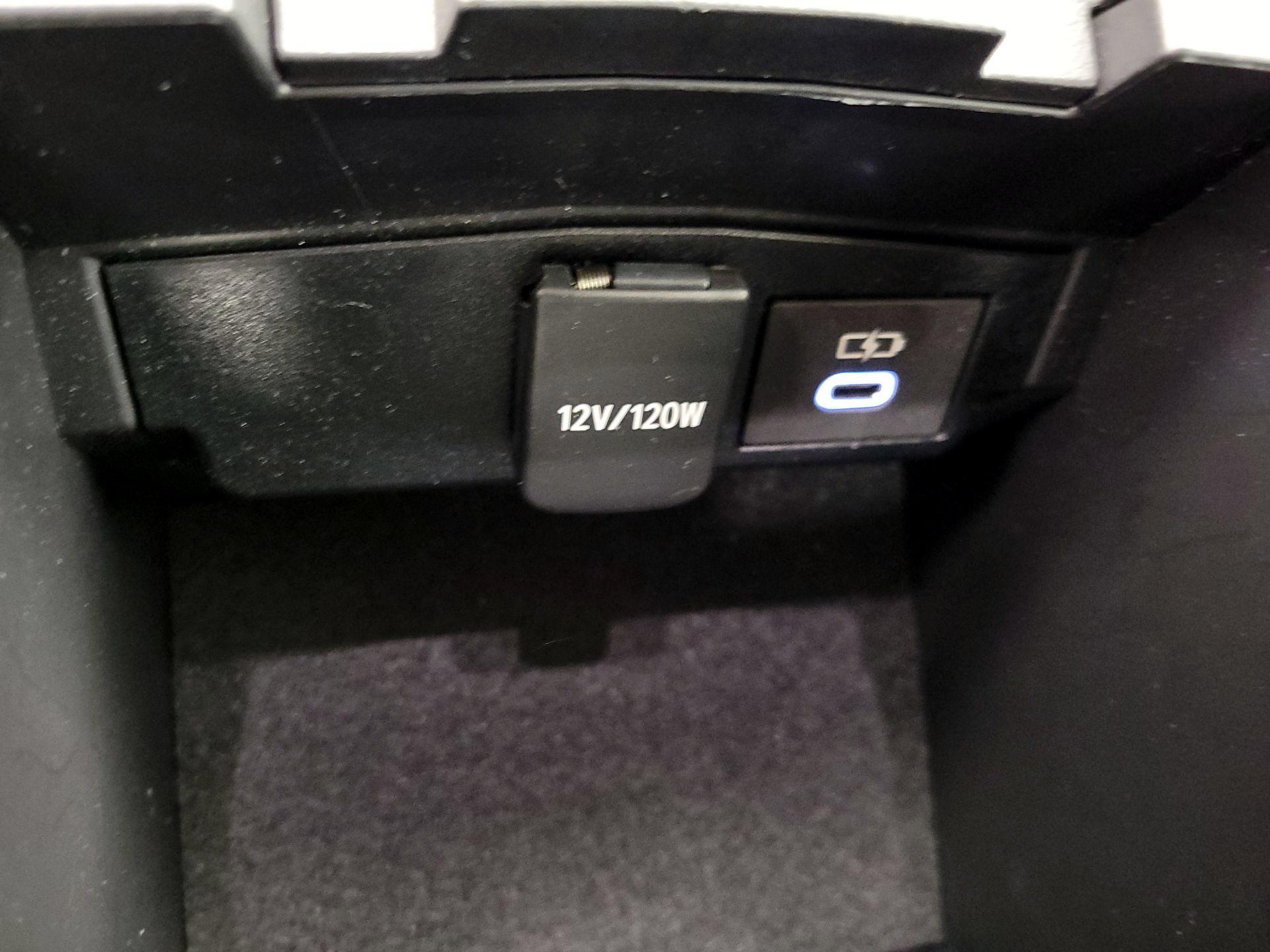 Thumbnail: 2025 Toyota Corolla - 18